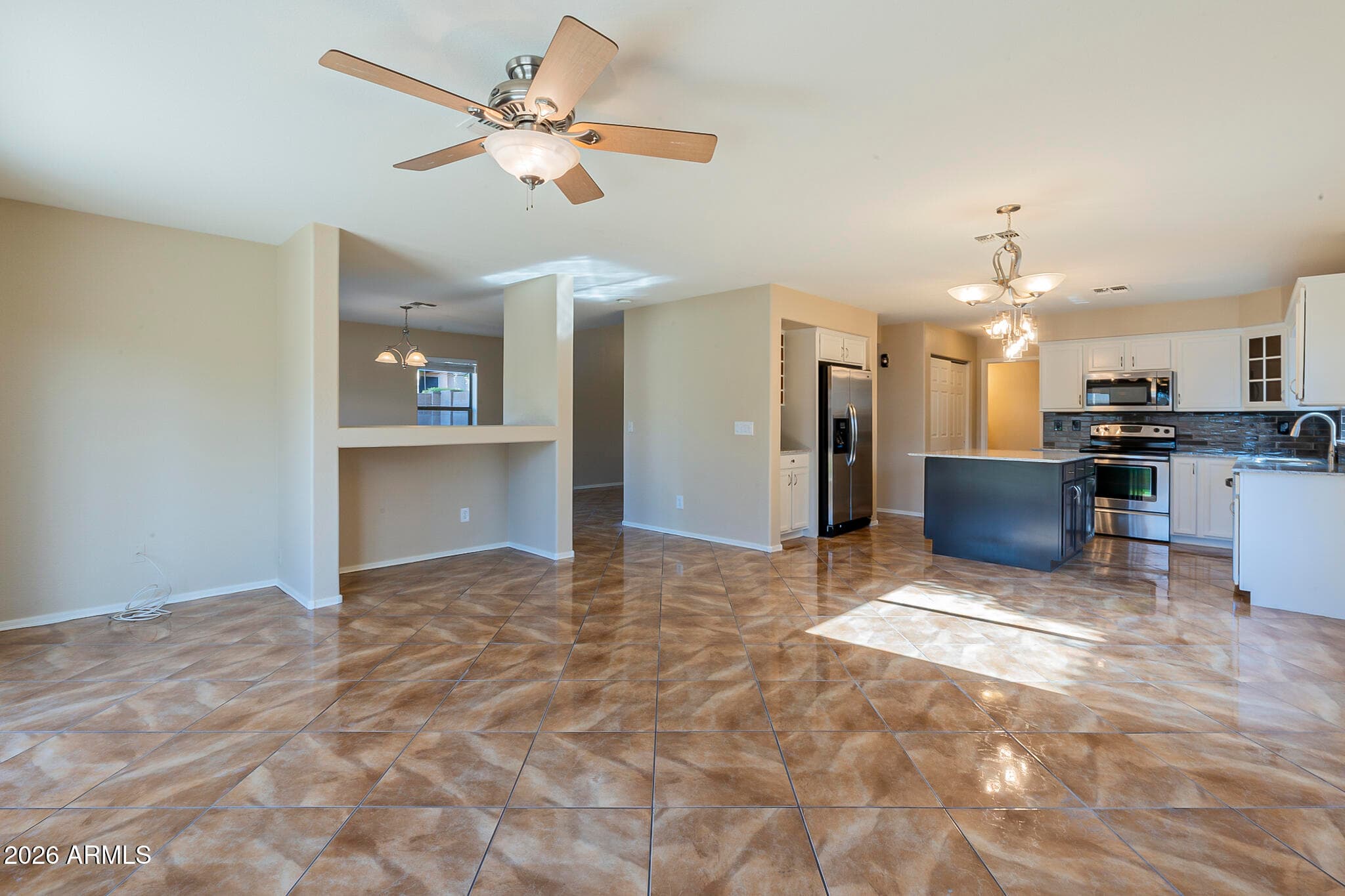 2228 E Avenida Del Sol — photo 8