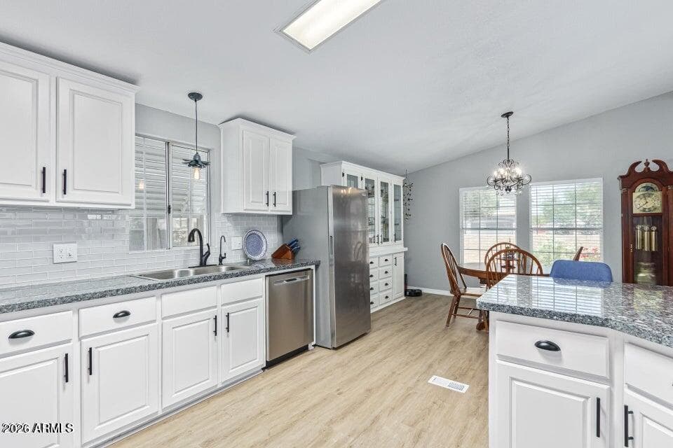 2233 E Behrend Drive 9 — photo 2