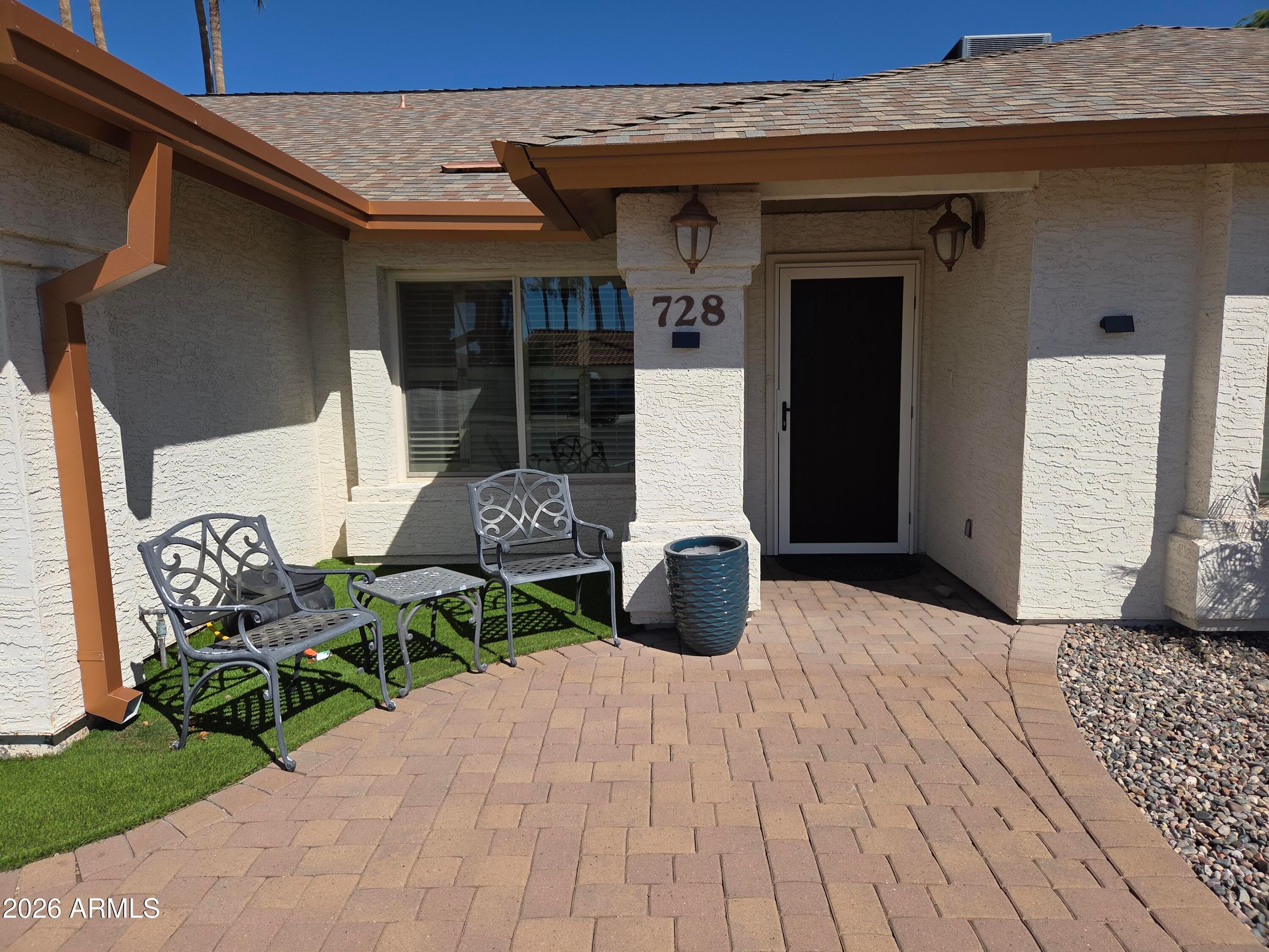 728 E Kings Avenue — photo 3