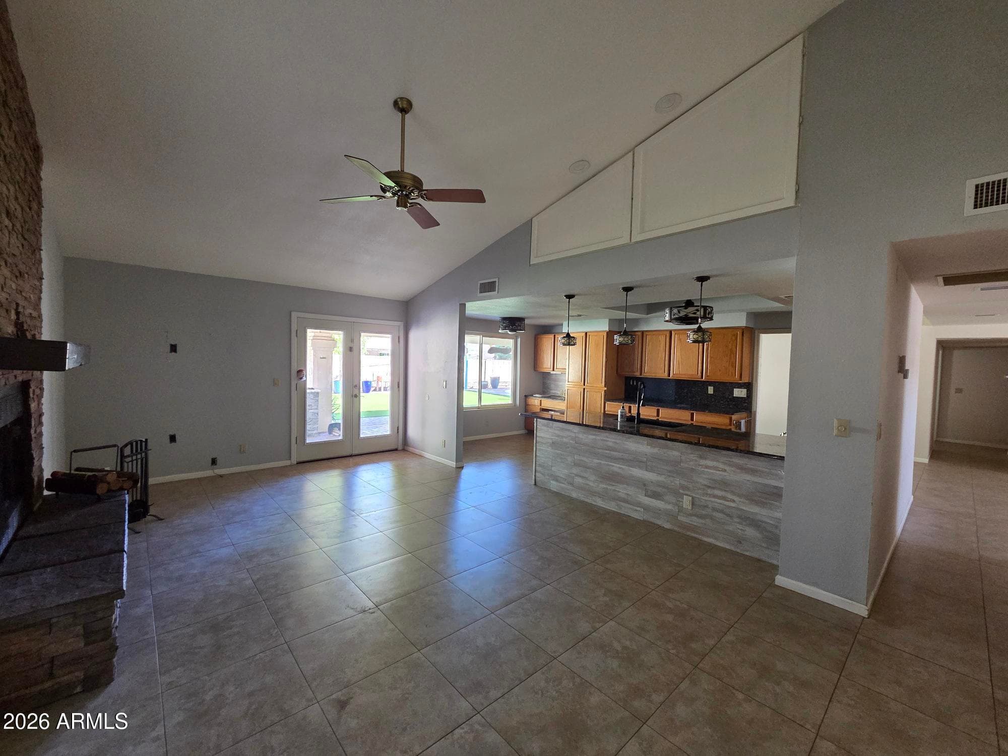 728 E Kings Avenue — photo 8