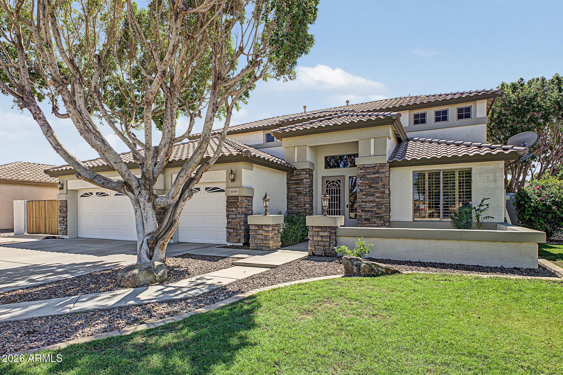 8039 W Foothill Drive — photo 4