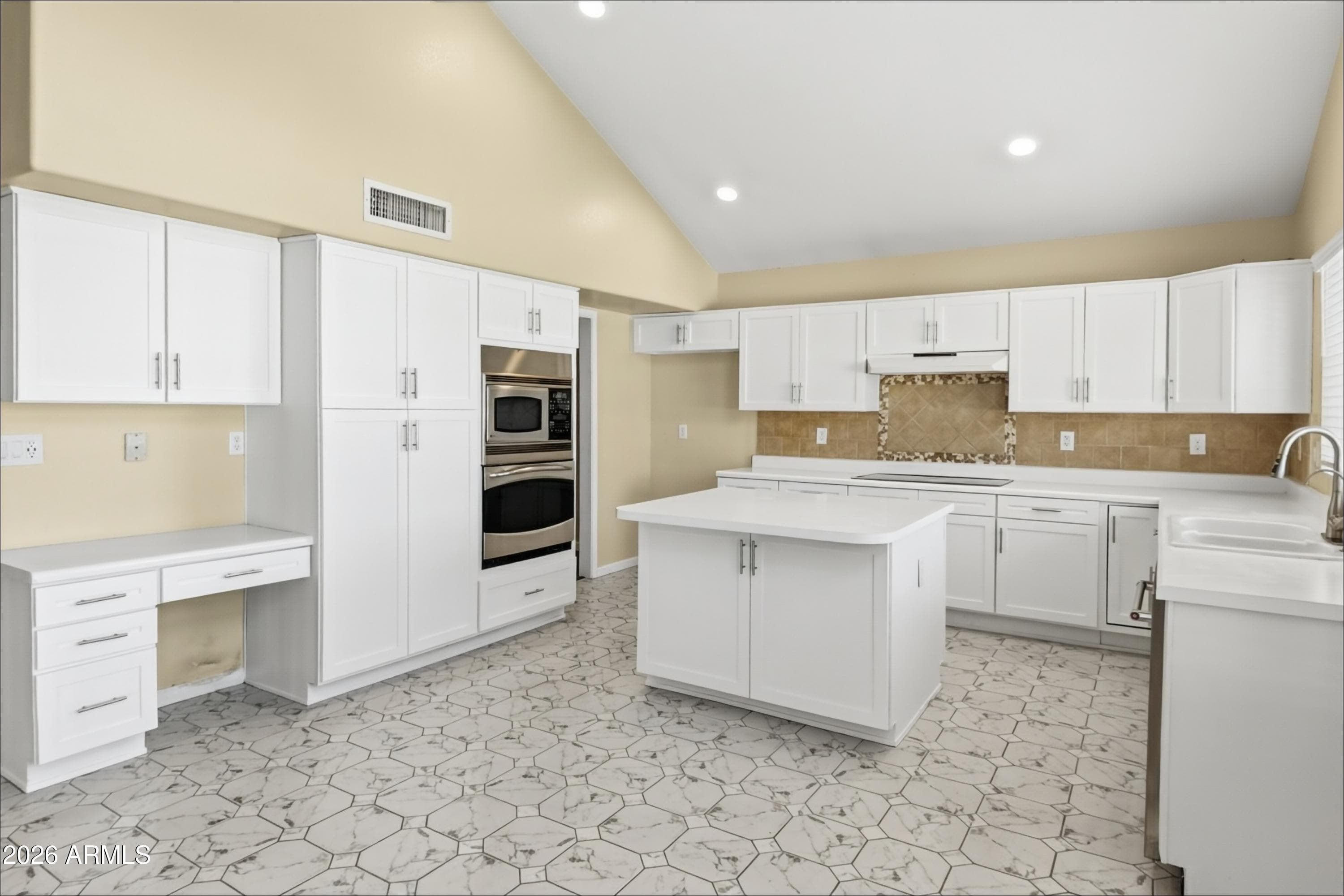 1202 E Lighthouse Court — photo 5
