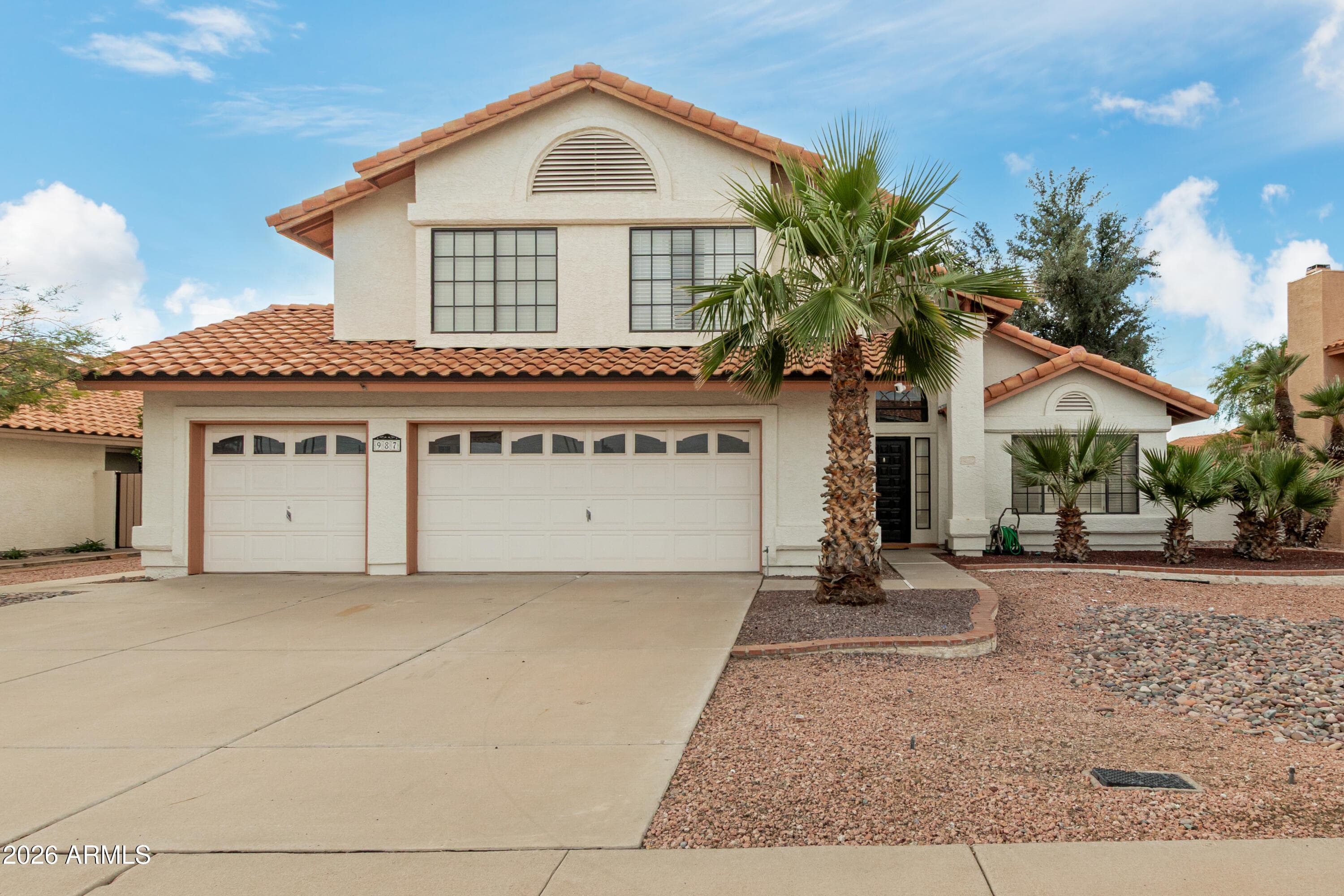 987 E Divot Drive — photo 3