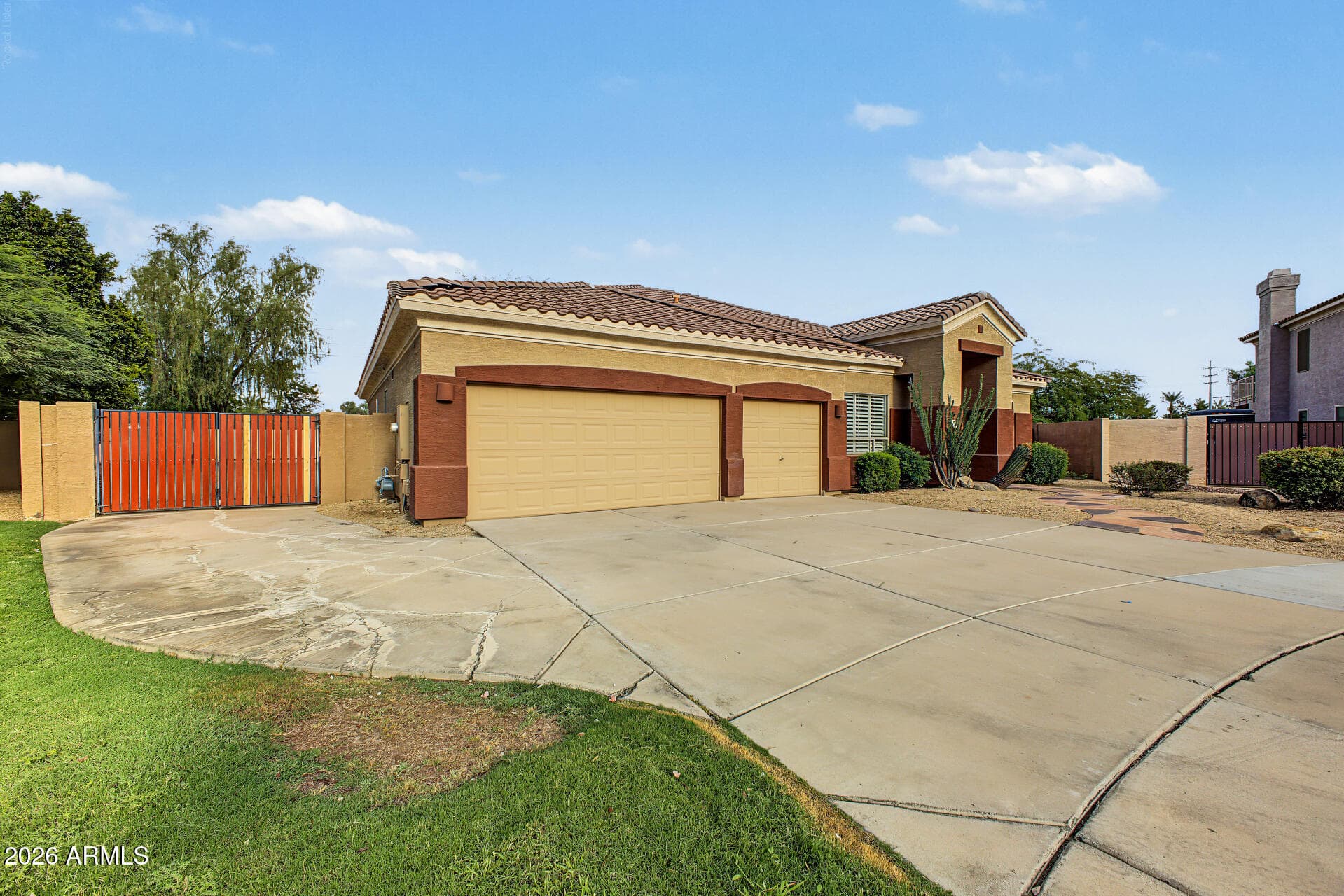 1571 E Stirrup Court — photo 3