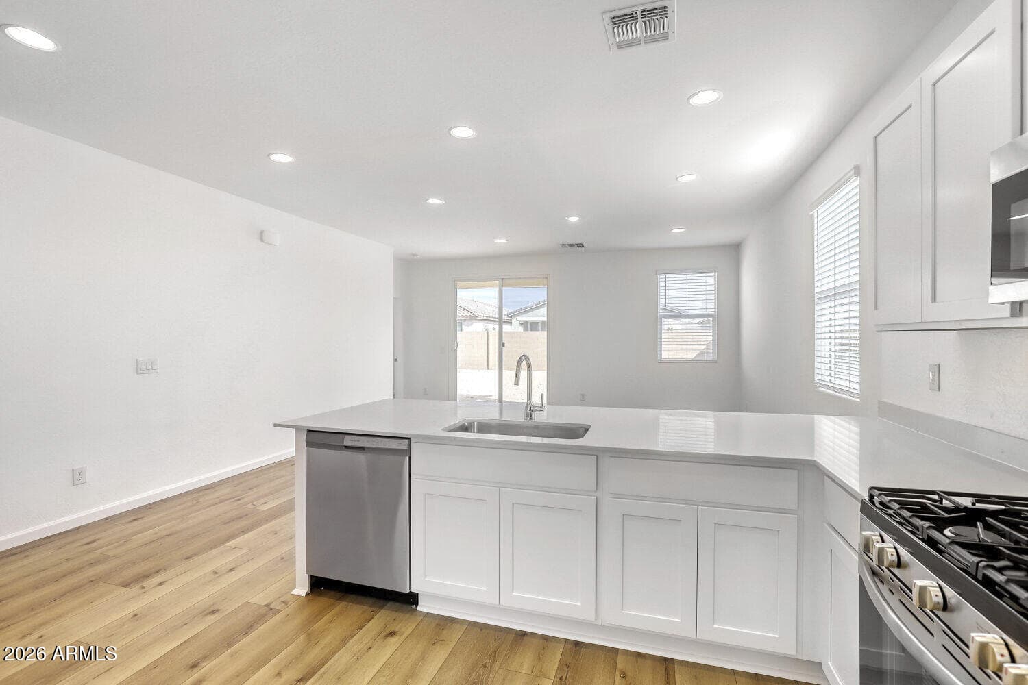 9752 W Flower Street — photo 4
