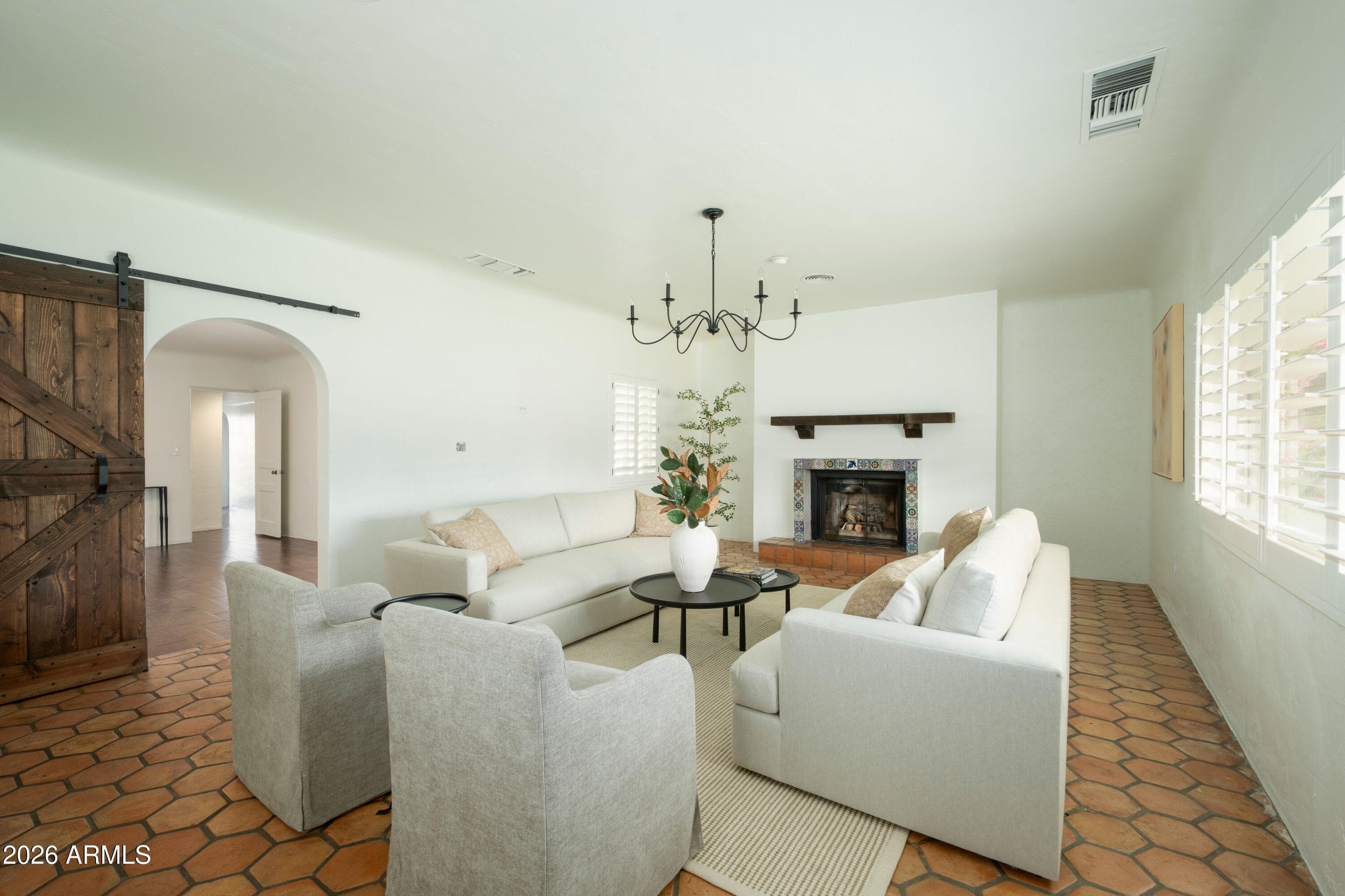 1334 E Flower Street — photo 7