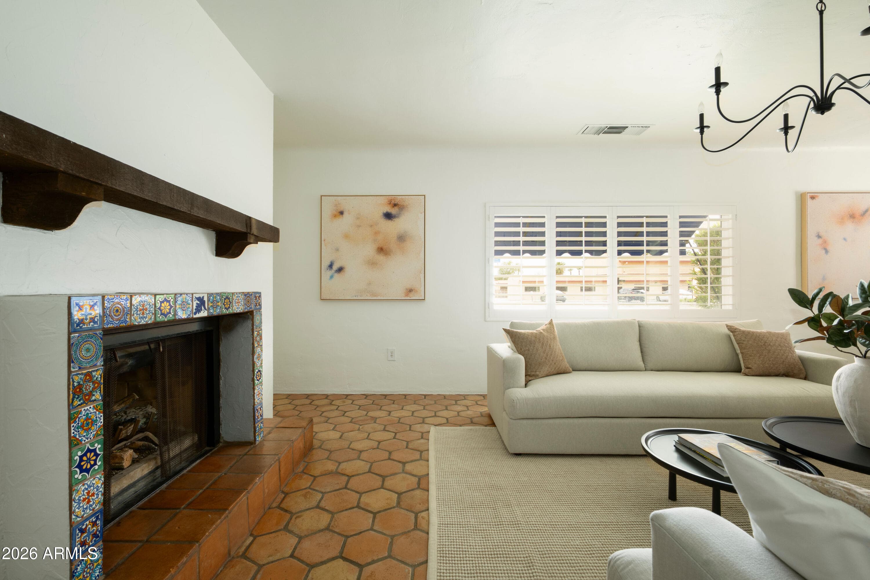 1334 E Flower Street — photo 8