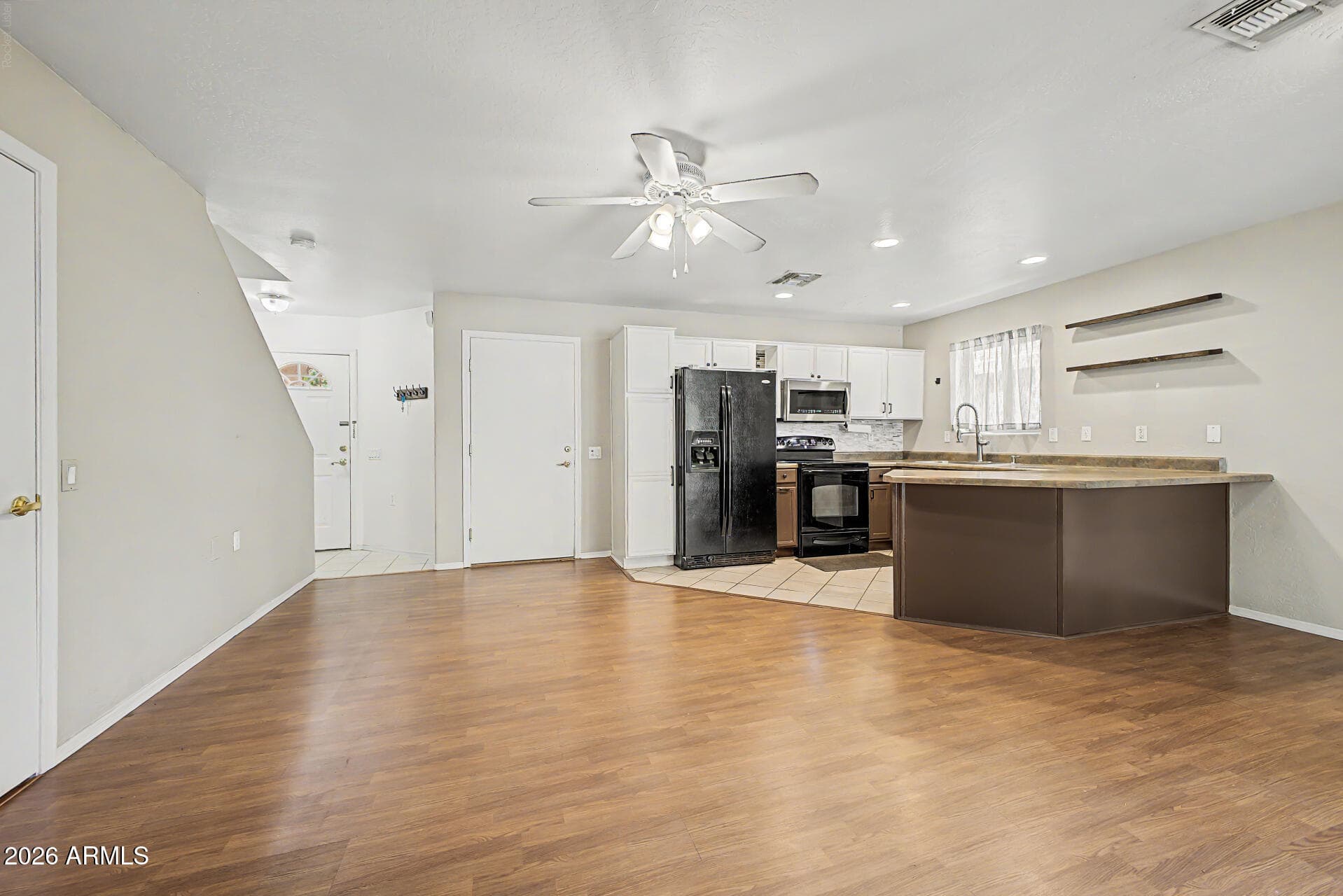 2920 E Eberle Lane — photo 2