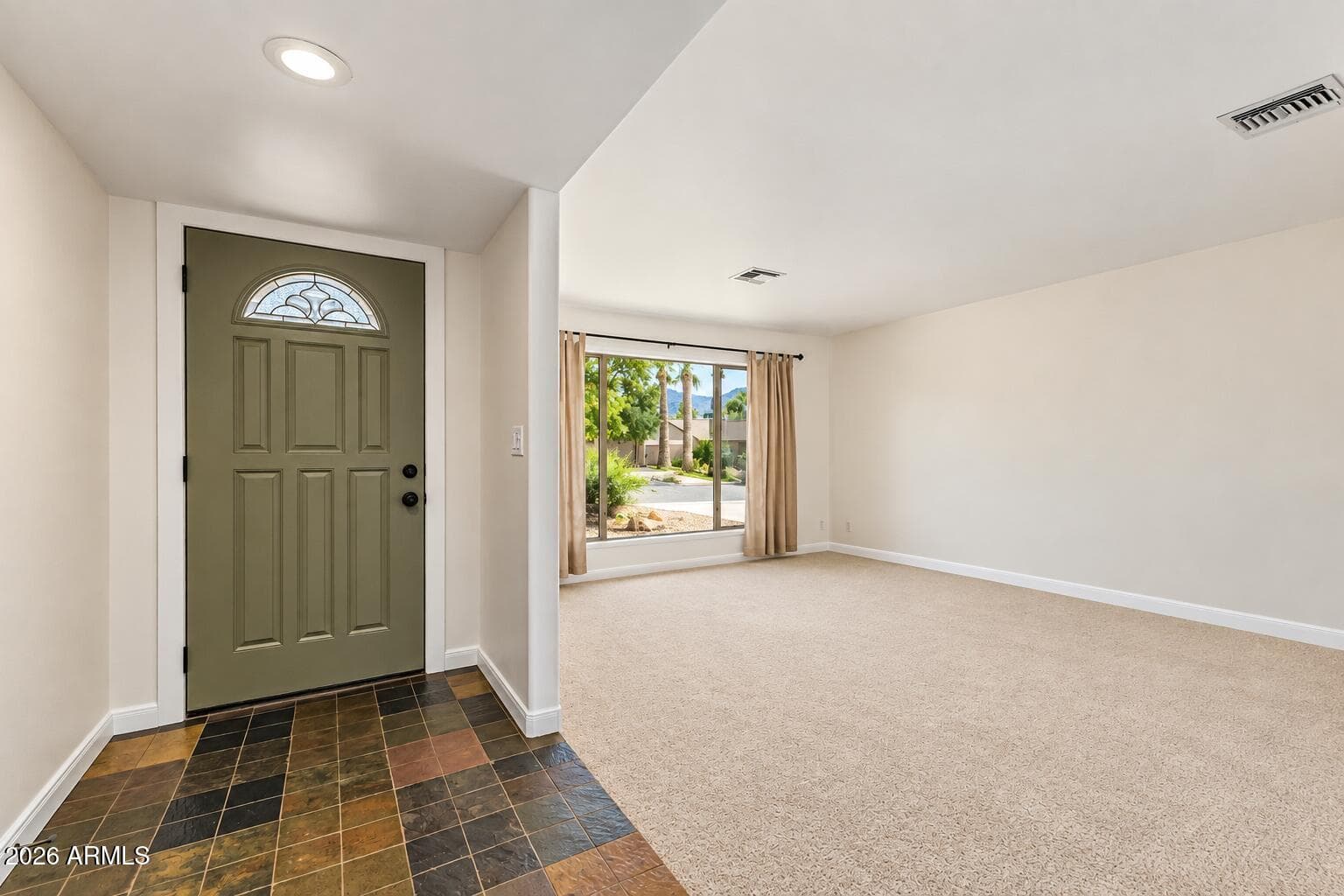 142 E Voltaire Avenue — photo 3