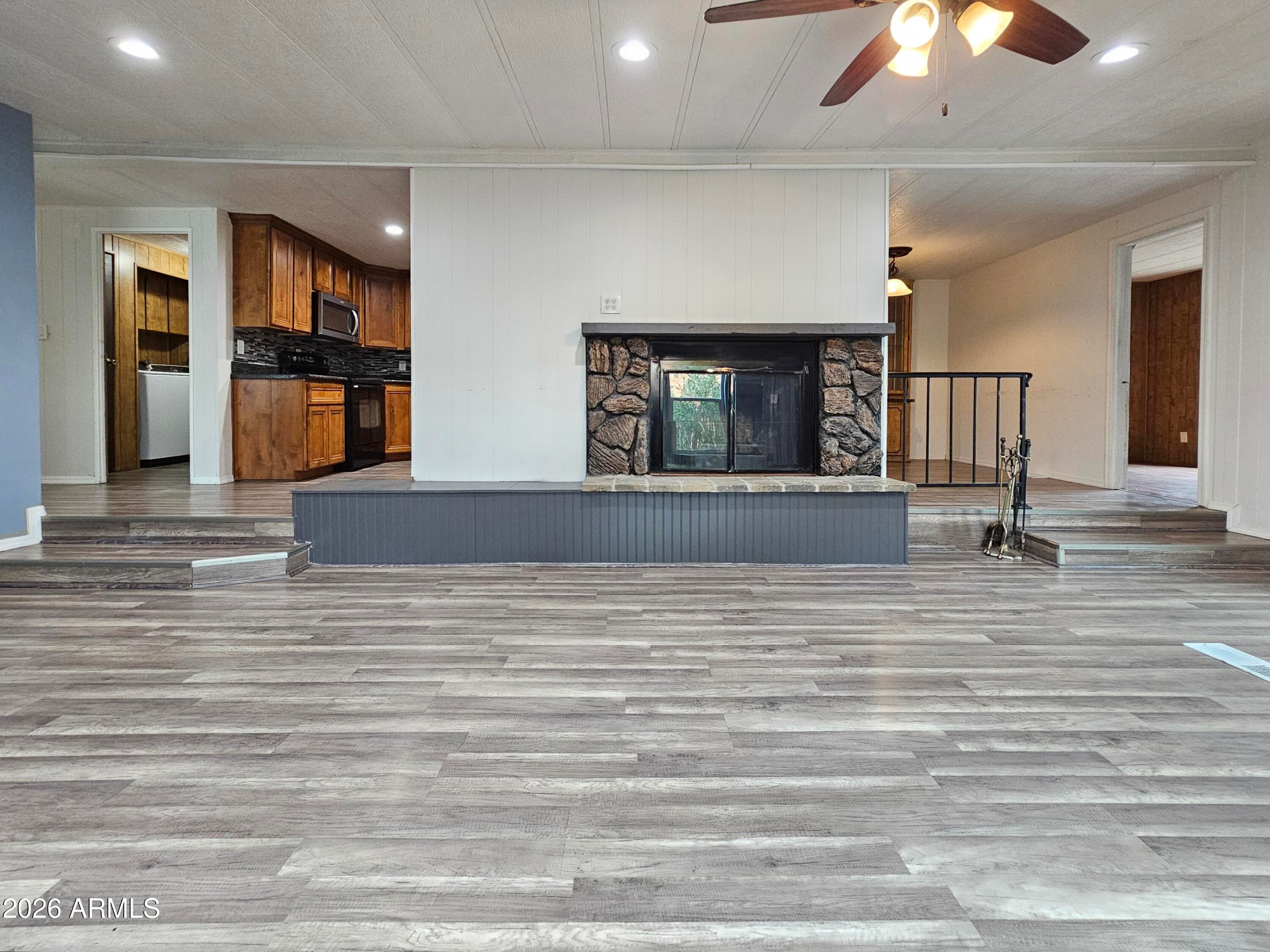 5002 W Bethany Home Road 130 — photo 2