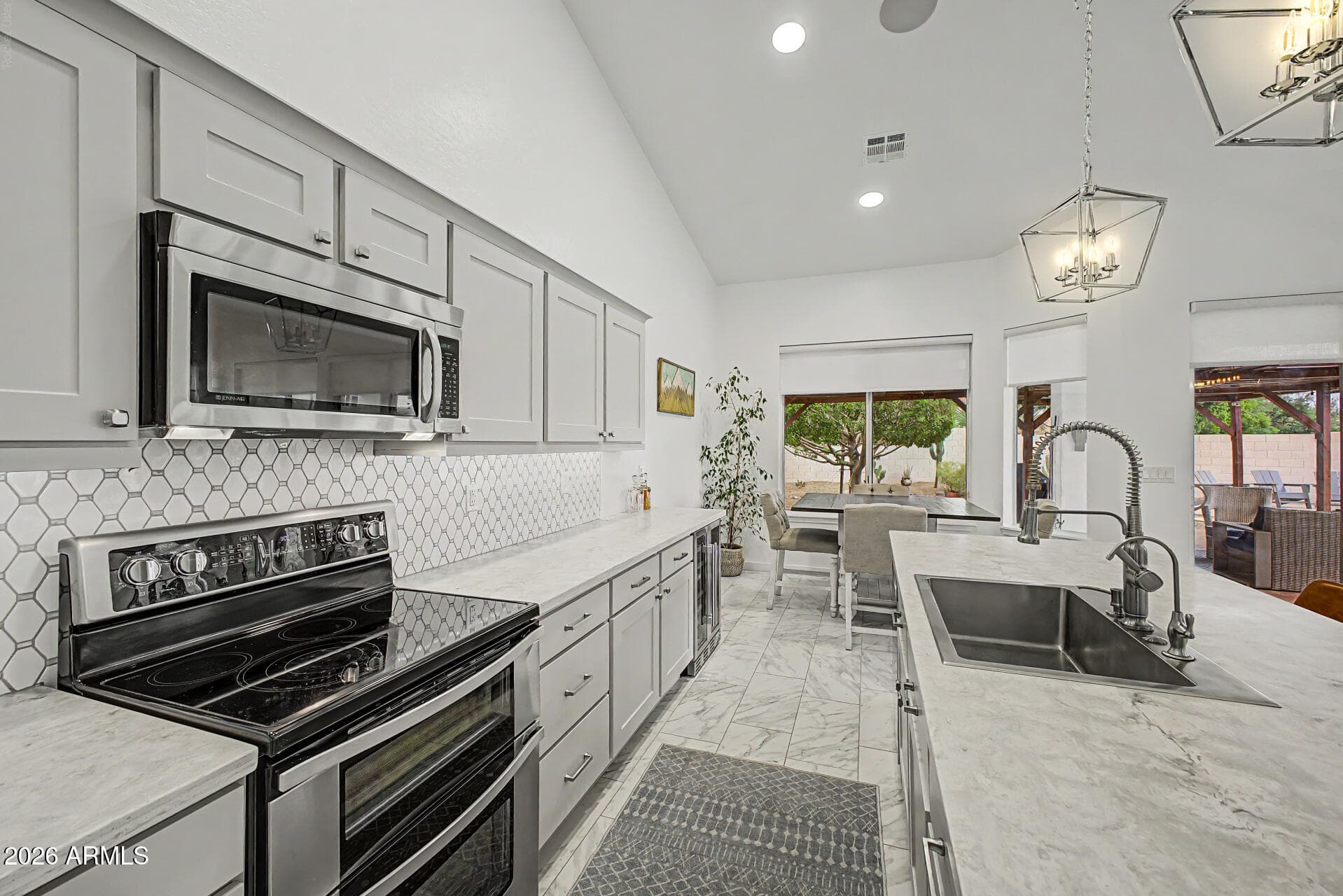 3105 E Hiddenview Drive — photo 5