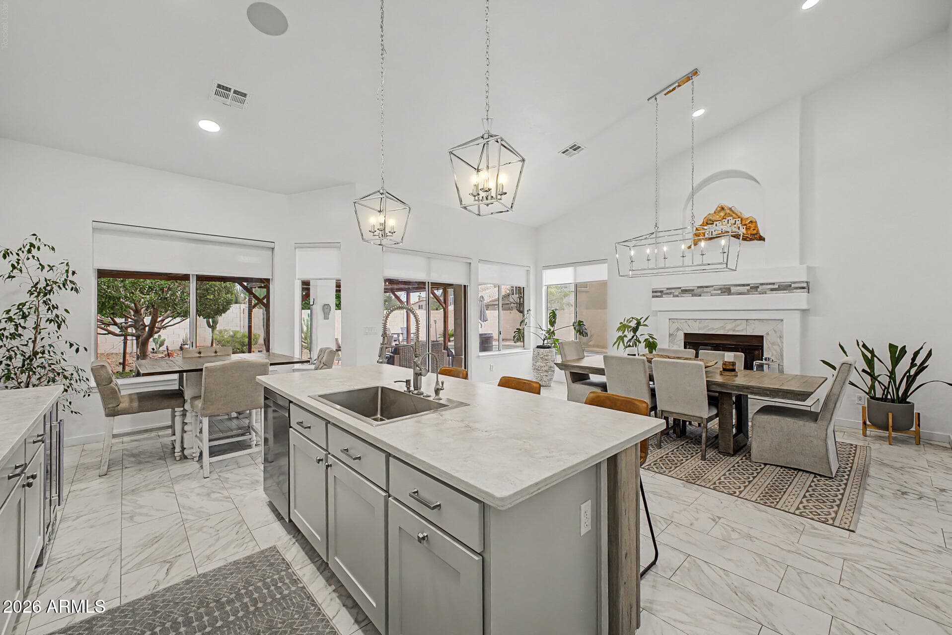 3105 E Hiddenview Drive — photo 4