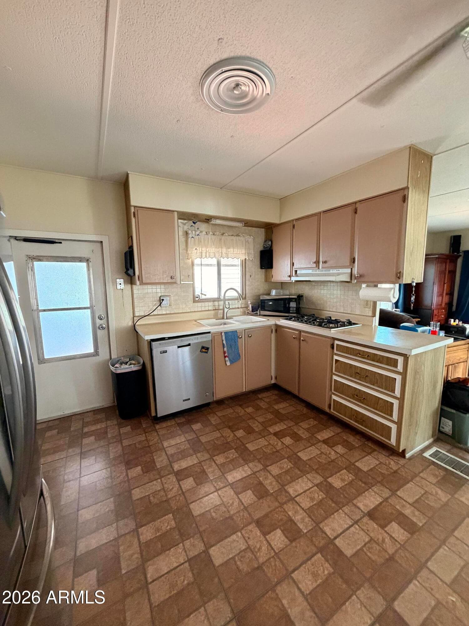 10220 E Apache Trail 56 — photo 2