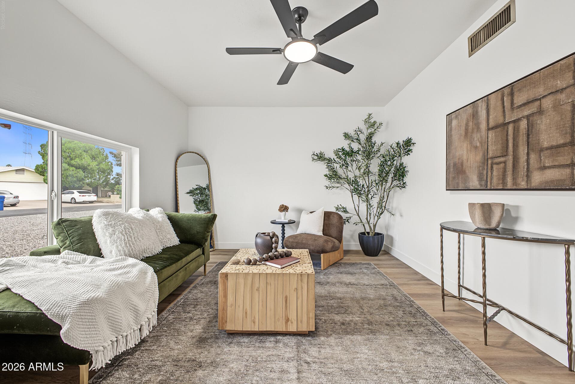 3645 E Arcadia Avenue — photo 5