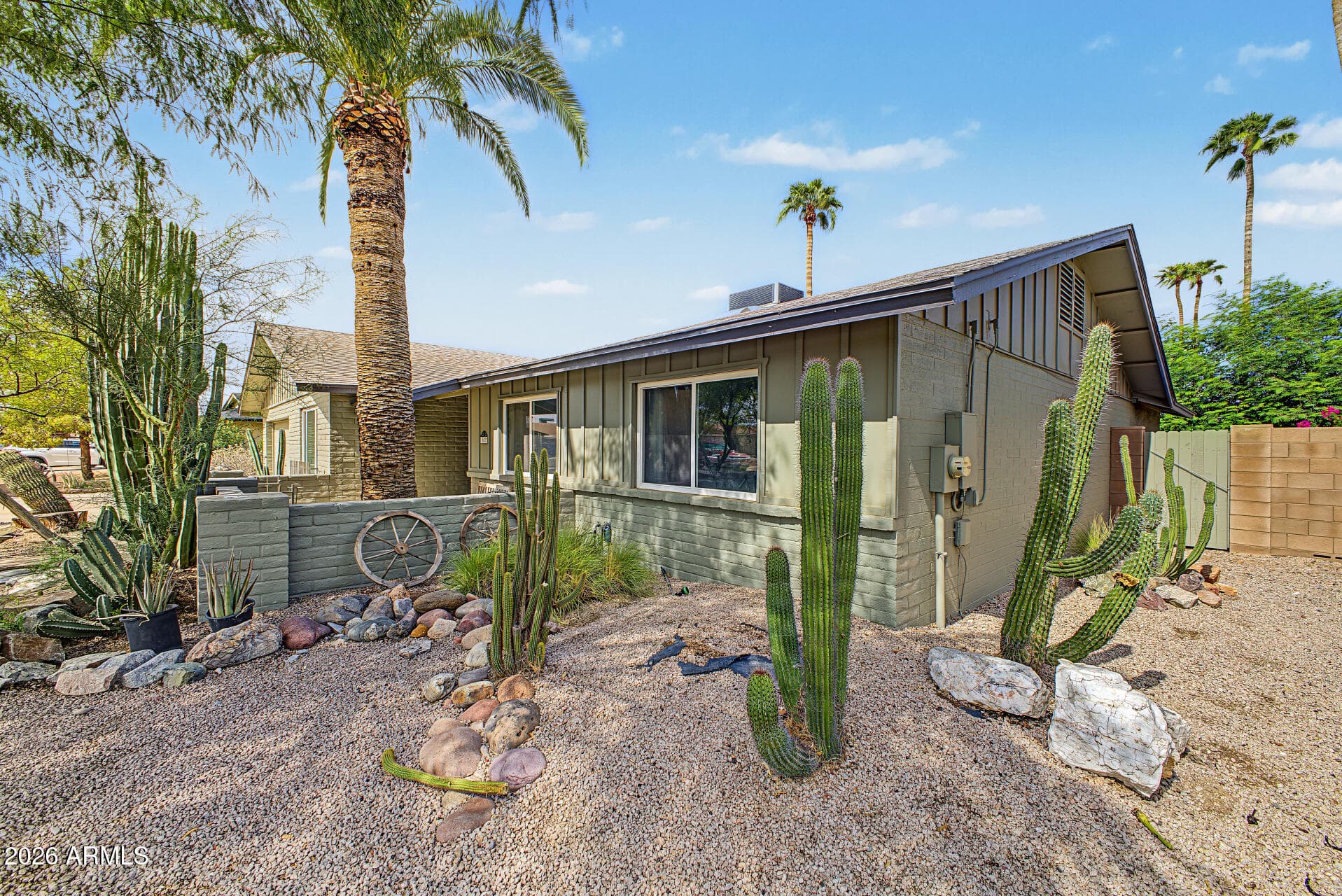 2642 W Juanita Circle — photo 3