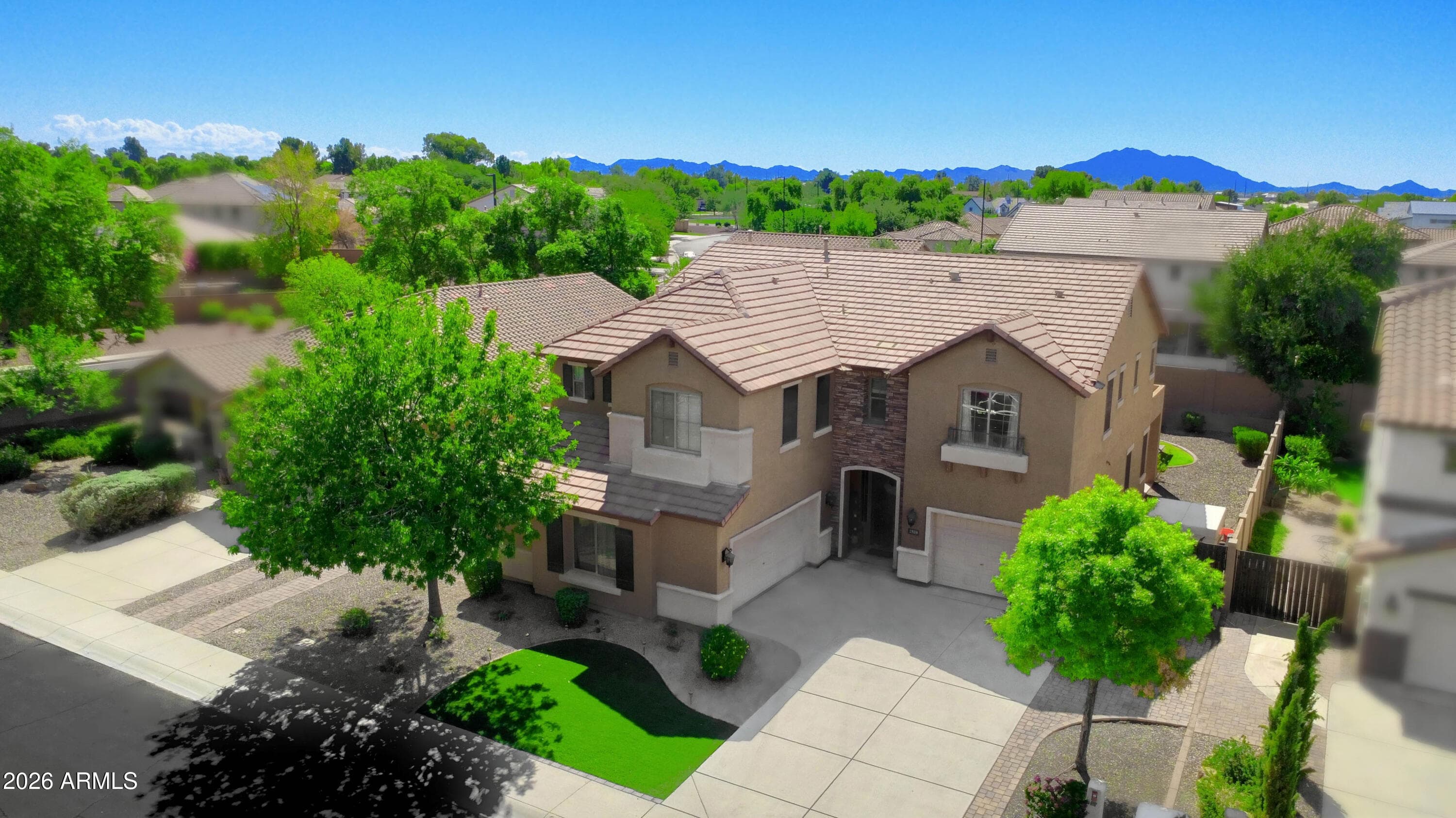2529 E Parkview Drive
