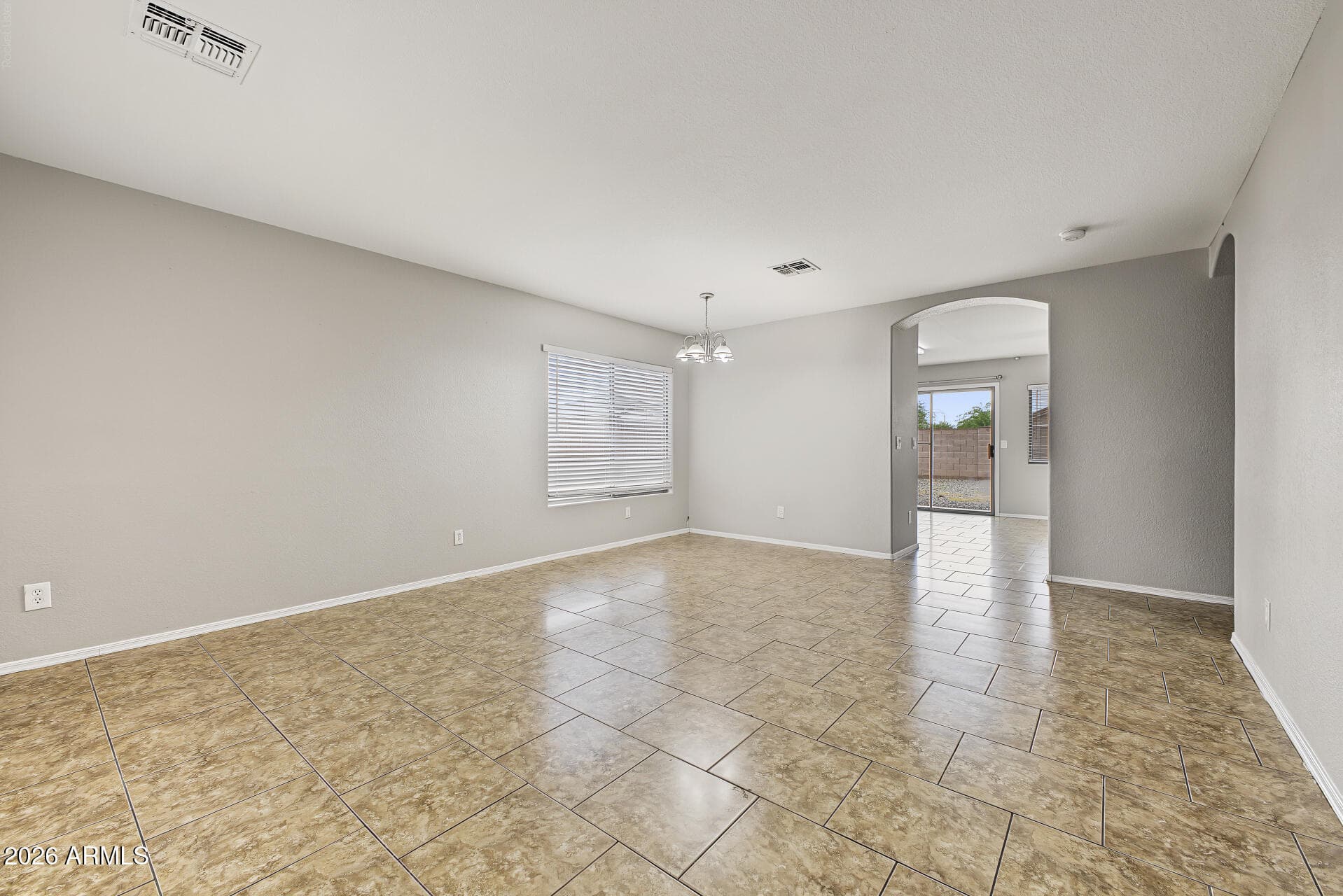 2820 S 64th Drive — photo 6