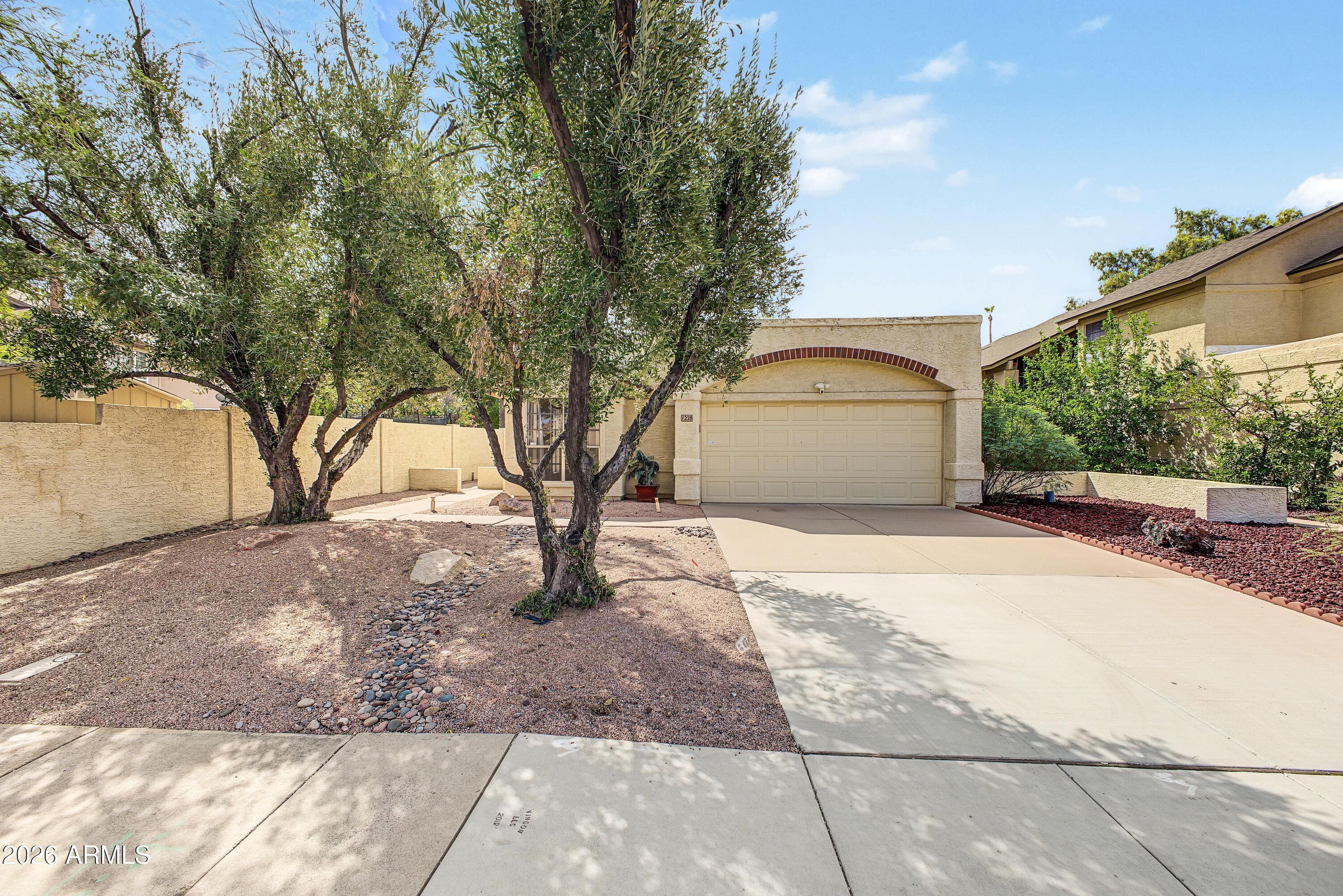1229 W Calle Del Norte — photo 2