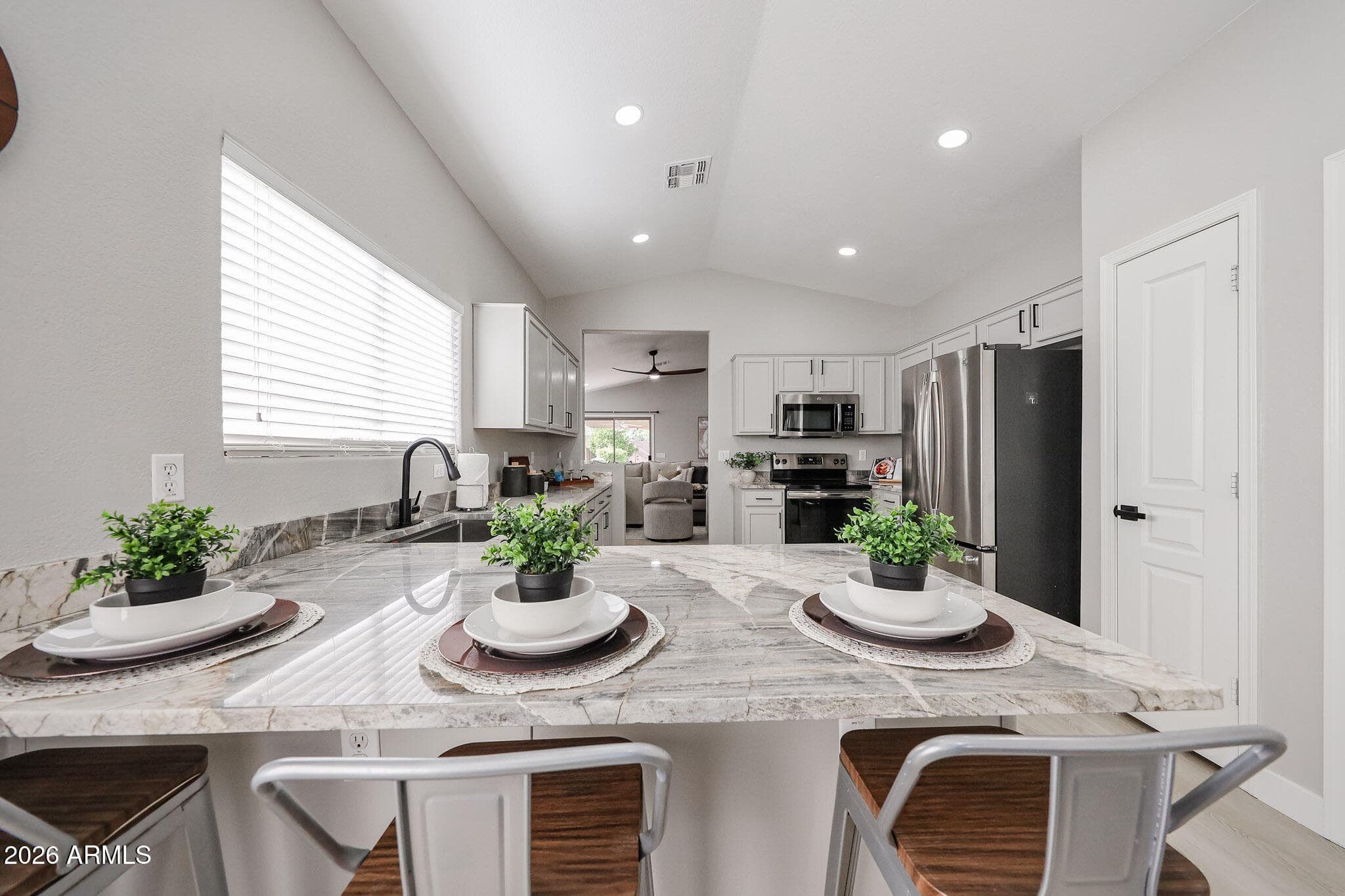 2252 E Mariposa Grande — photo 8