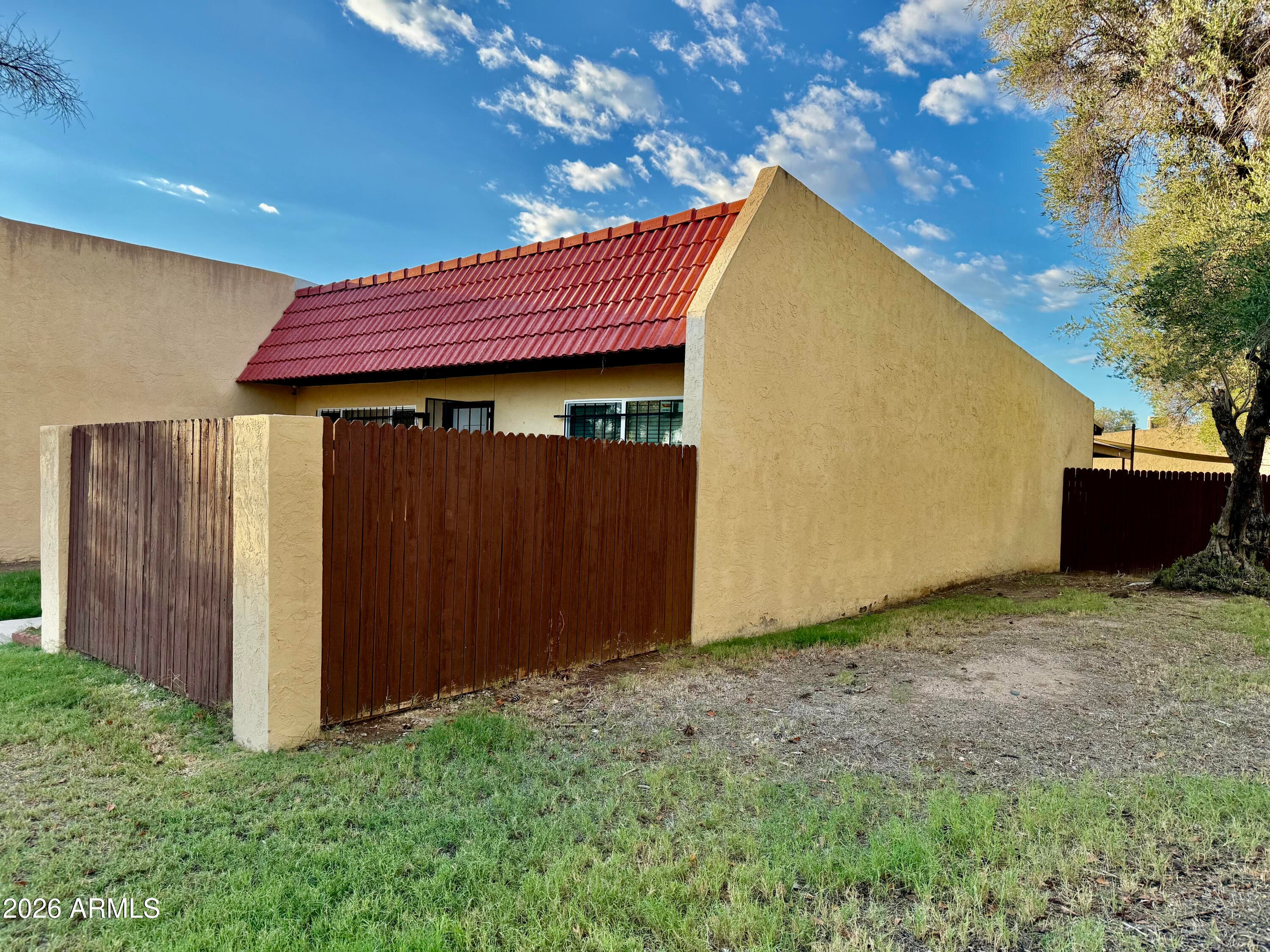 3425 W Golden Lane — photo 3