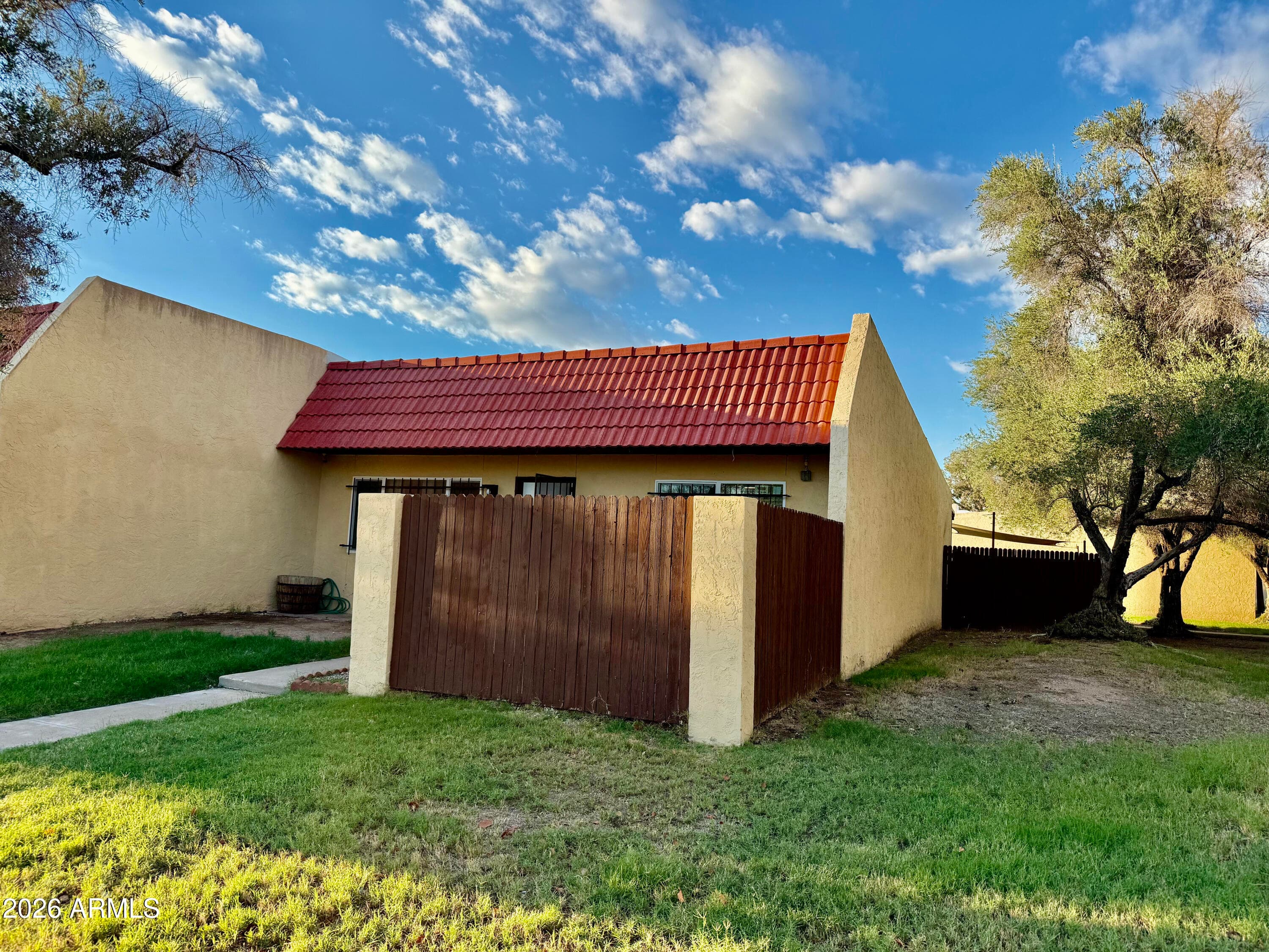 3425 W Golden Lane — photo 2