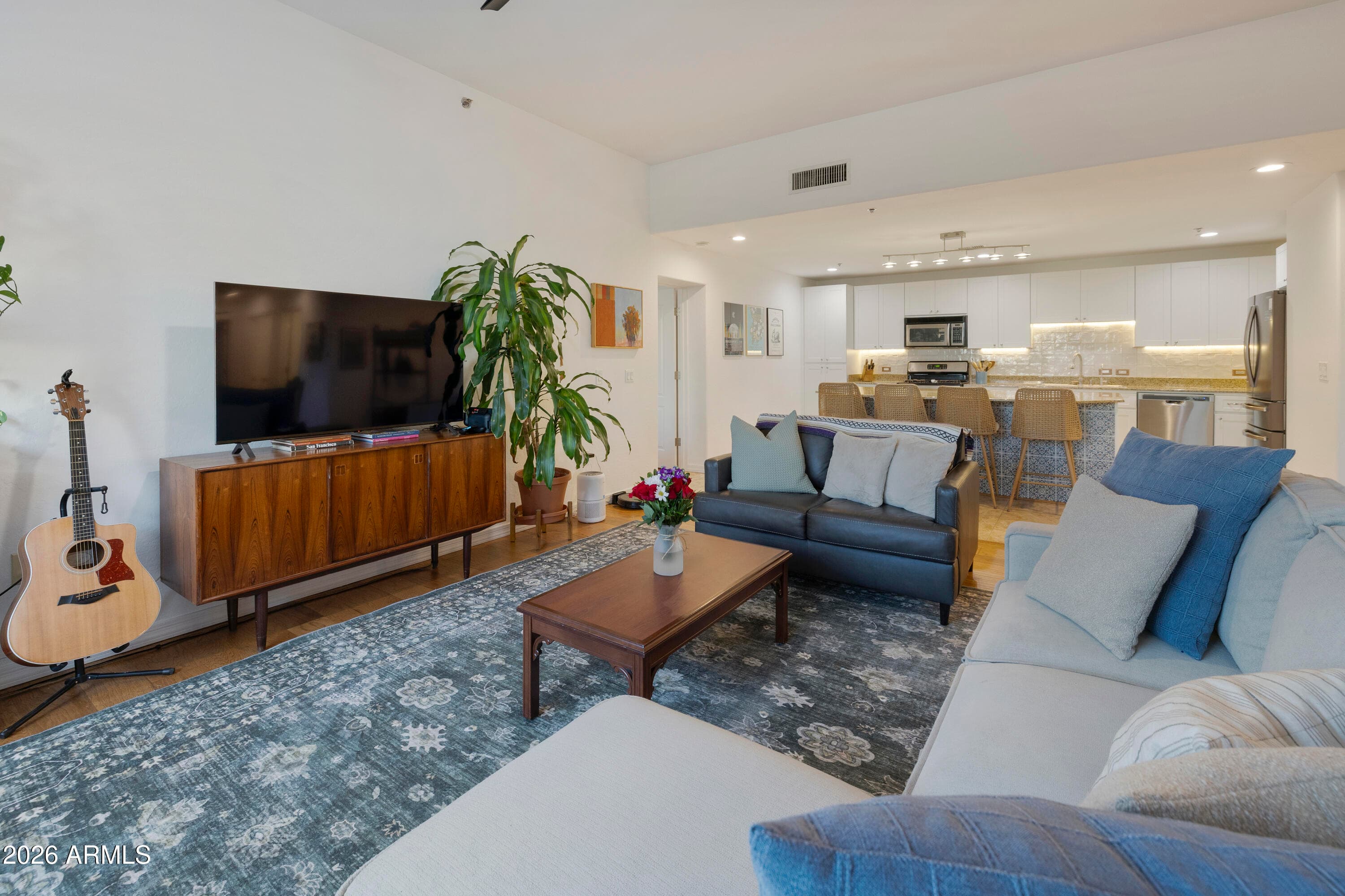 17 W Vernon Avenue 316 — photo 4