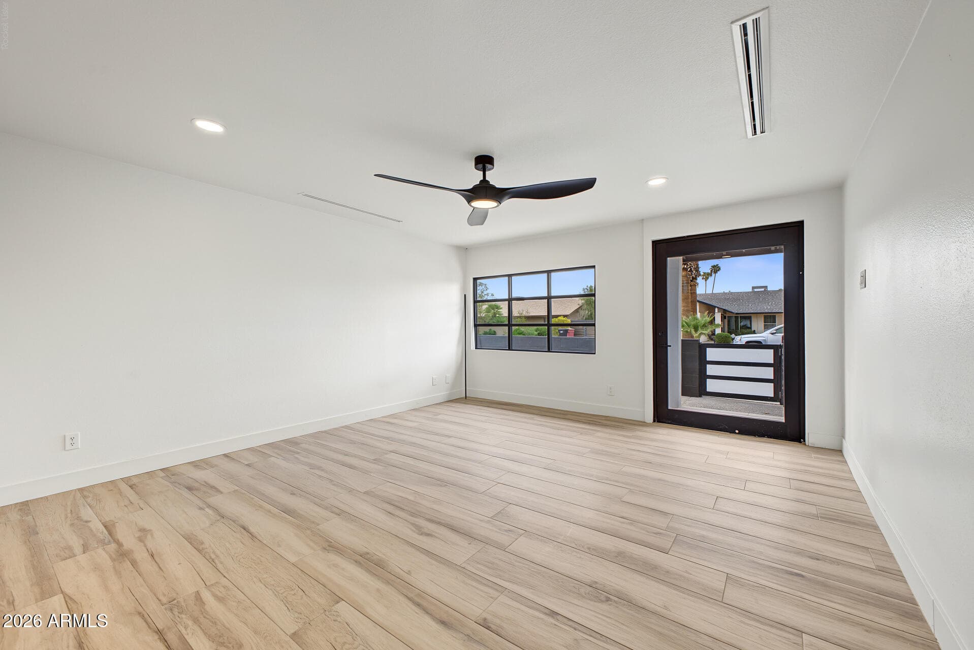 8721 E Amelia Avenue — photo 3
