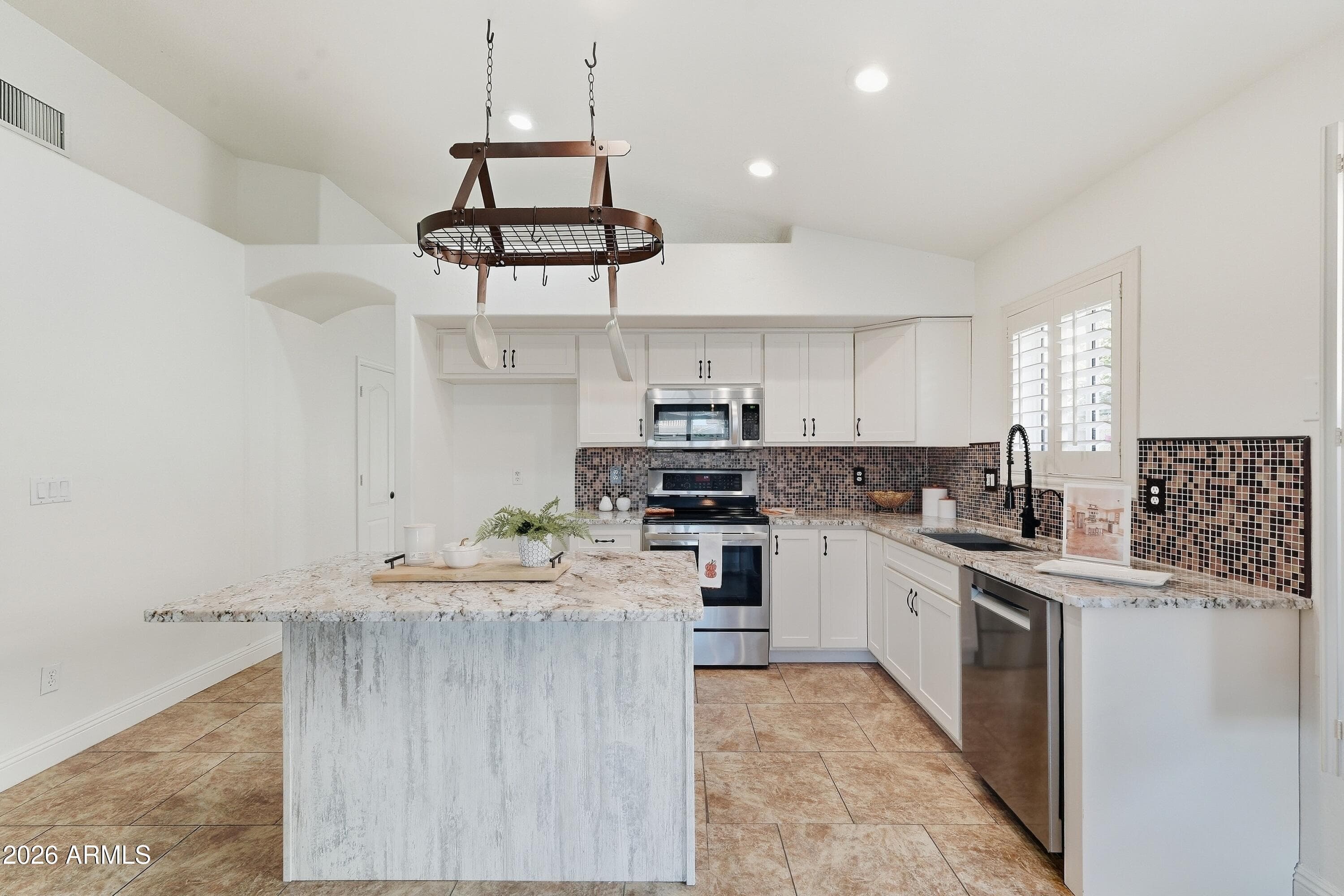1513 W Shellfish Drive — photo 2
