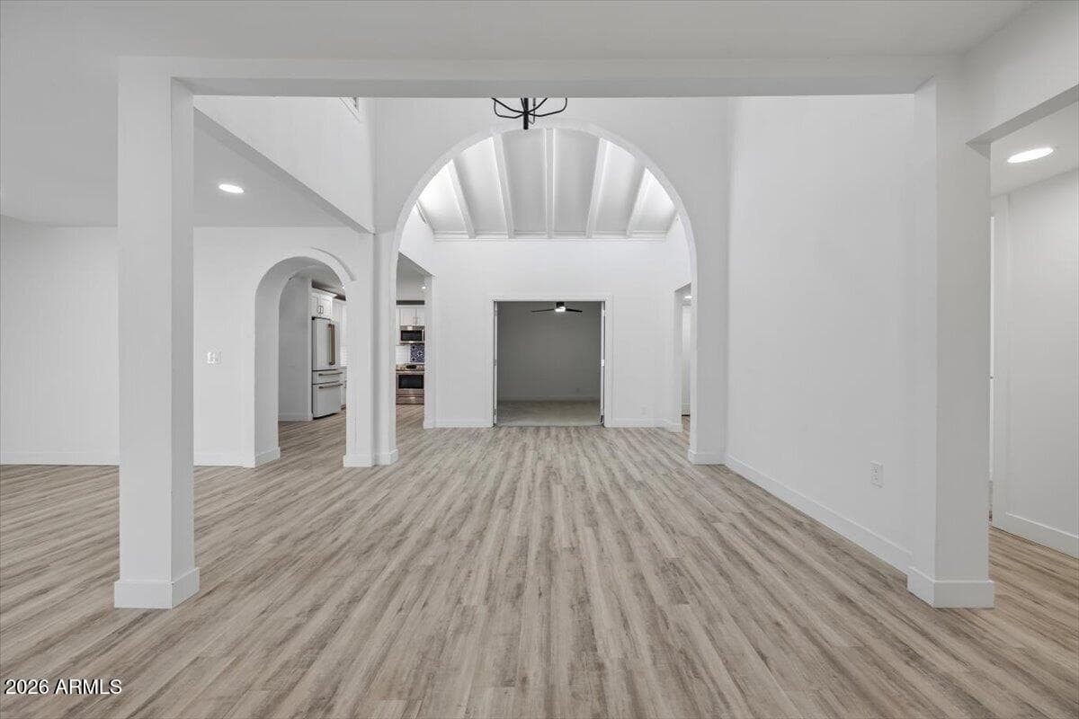 2018 E Balboa Drive — photo 8