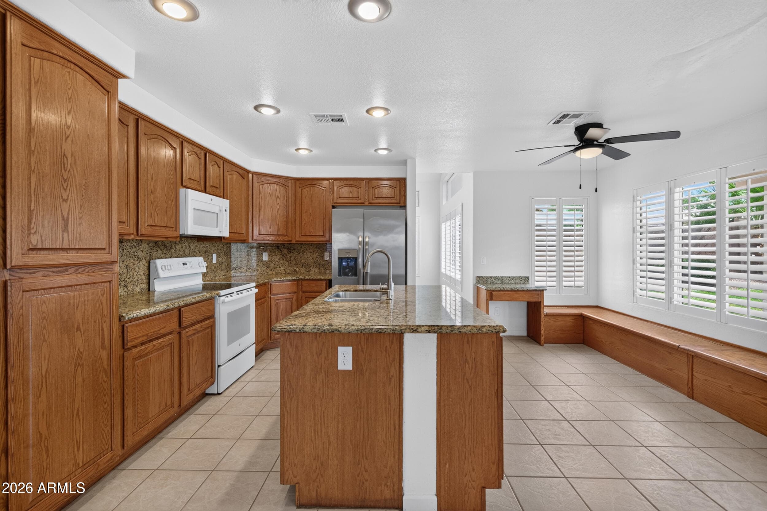 6321 E Roland Street — photo 2