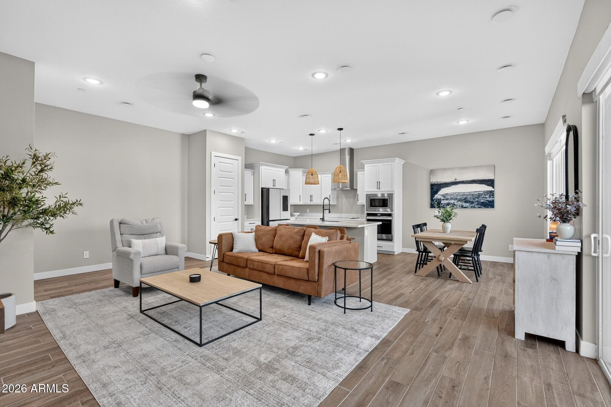 2427 E Goldcrest Street — photo 3