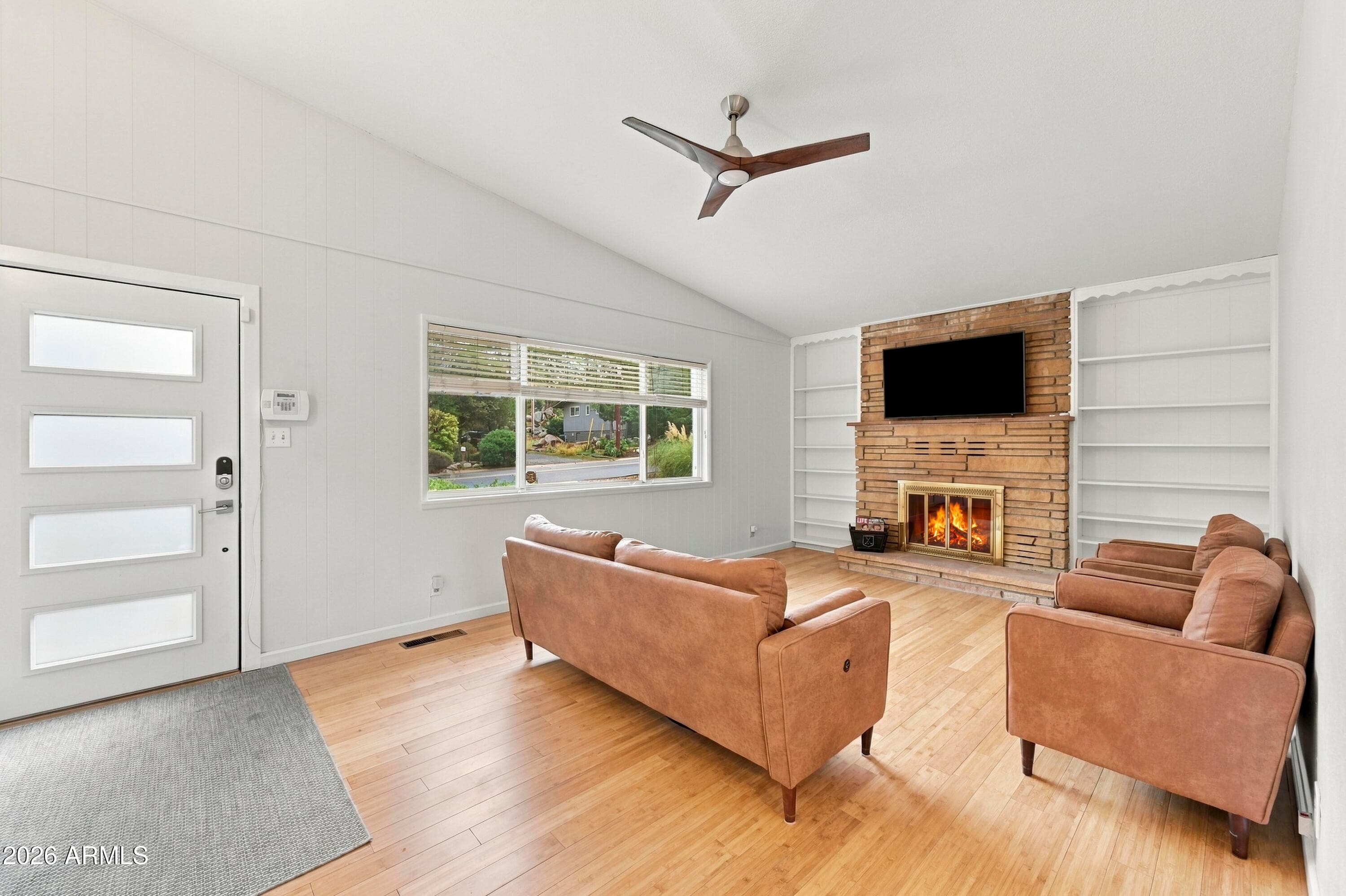 216 Plaza Drive — photo 2