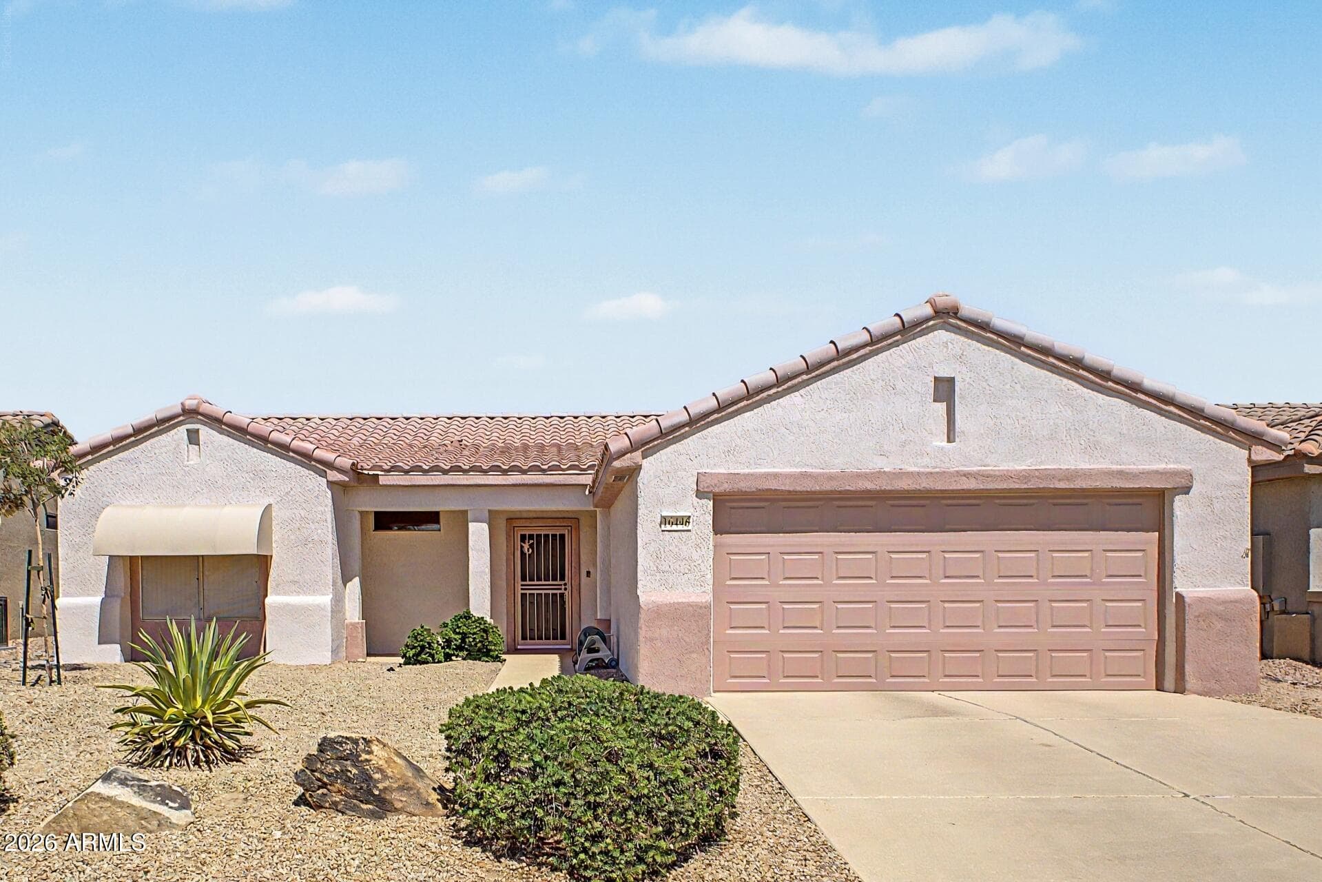 16446 W Rock Springs Lane — photo 2