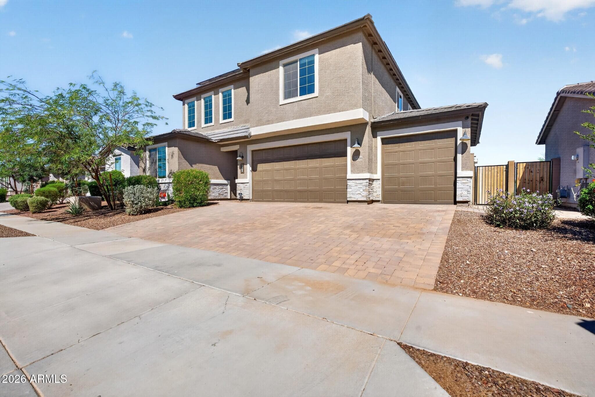 17766 W Red Fox Road — photo 2