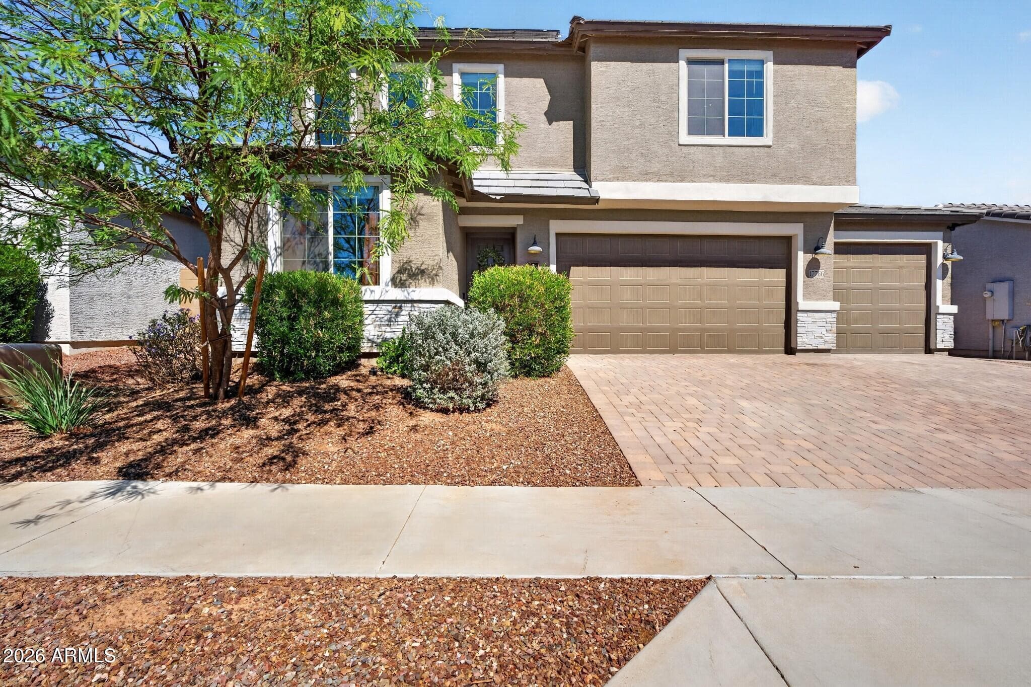 17766 W Red Fox Road — photo 3
