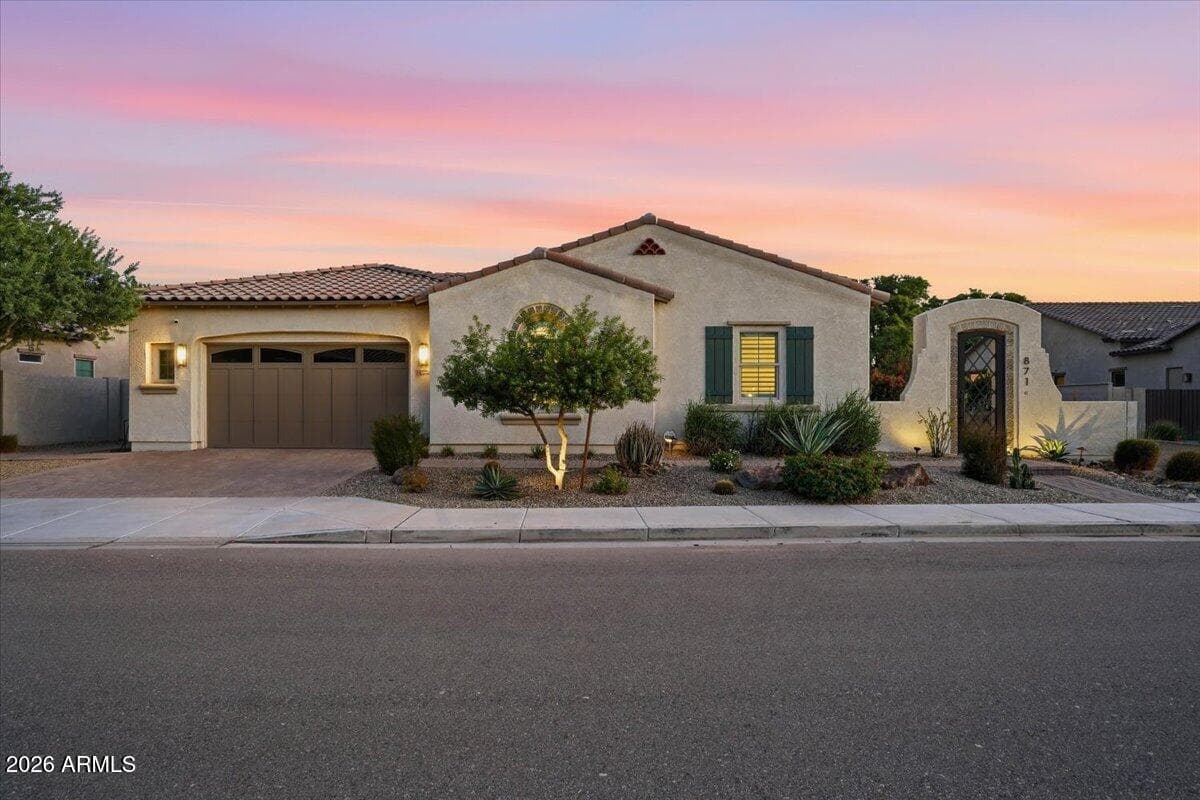 871 E Peach Tree Place — photo 3