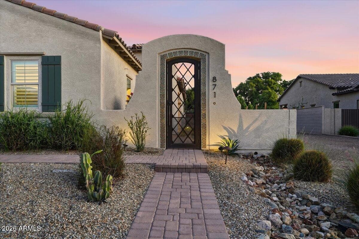 871 E Peach Tree Place — photo 6