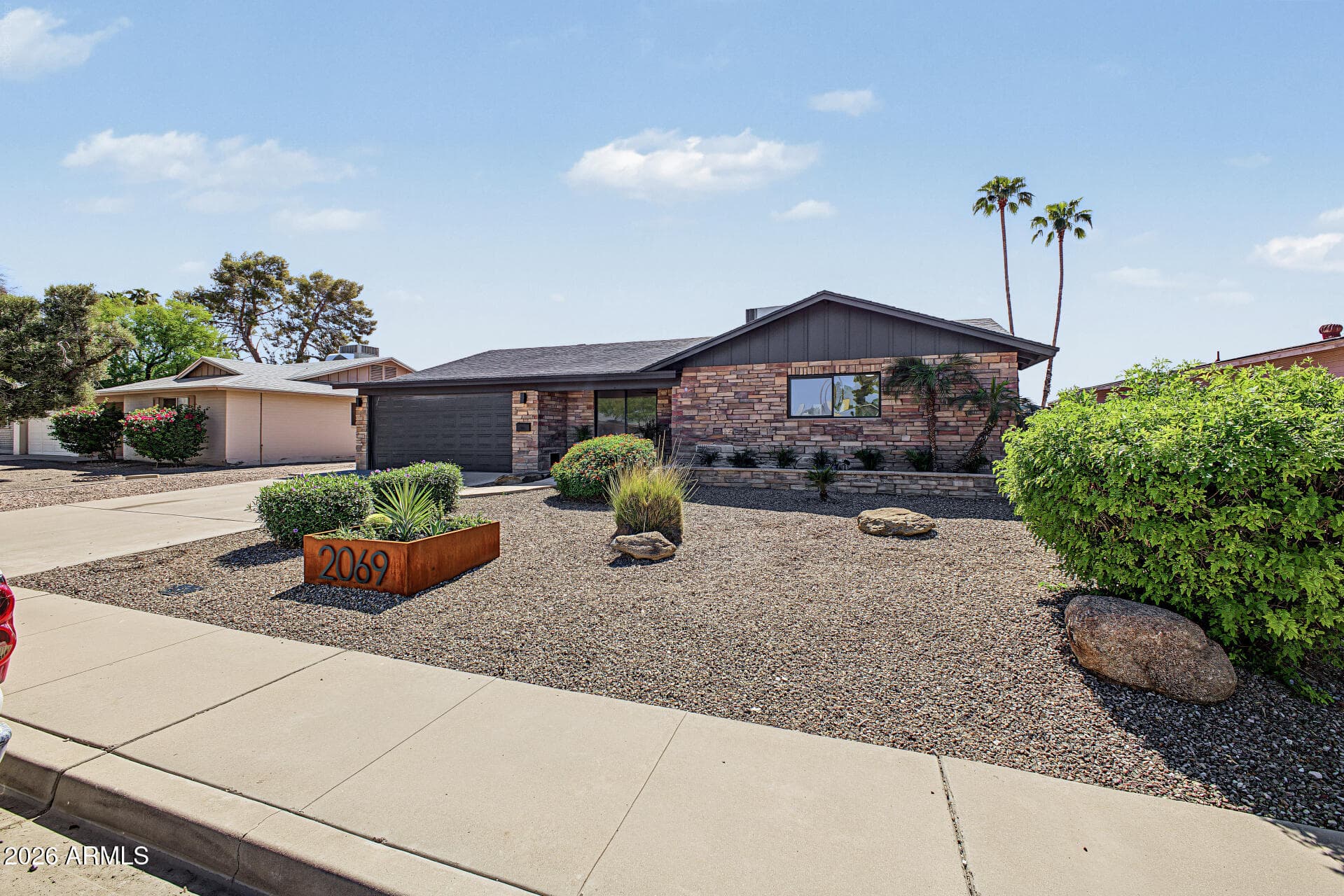 2069 E Carson Drive — photo 2