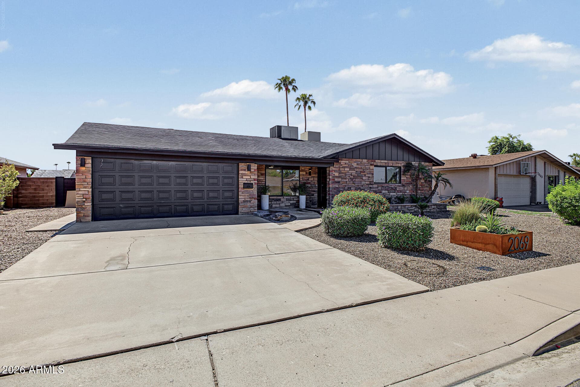 2069 E Carson Drive — photo 3