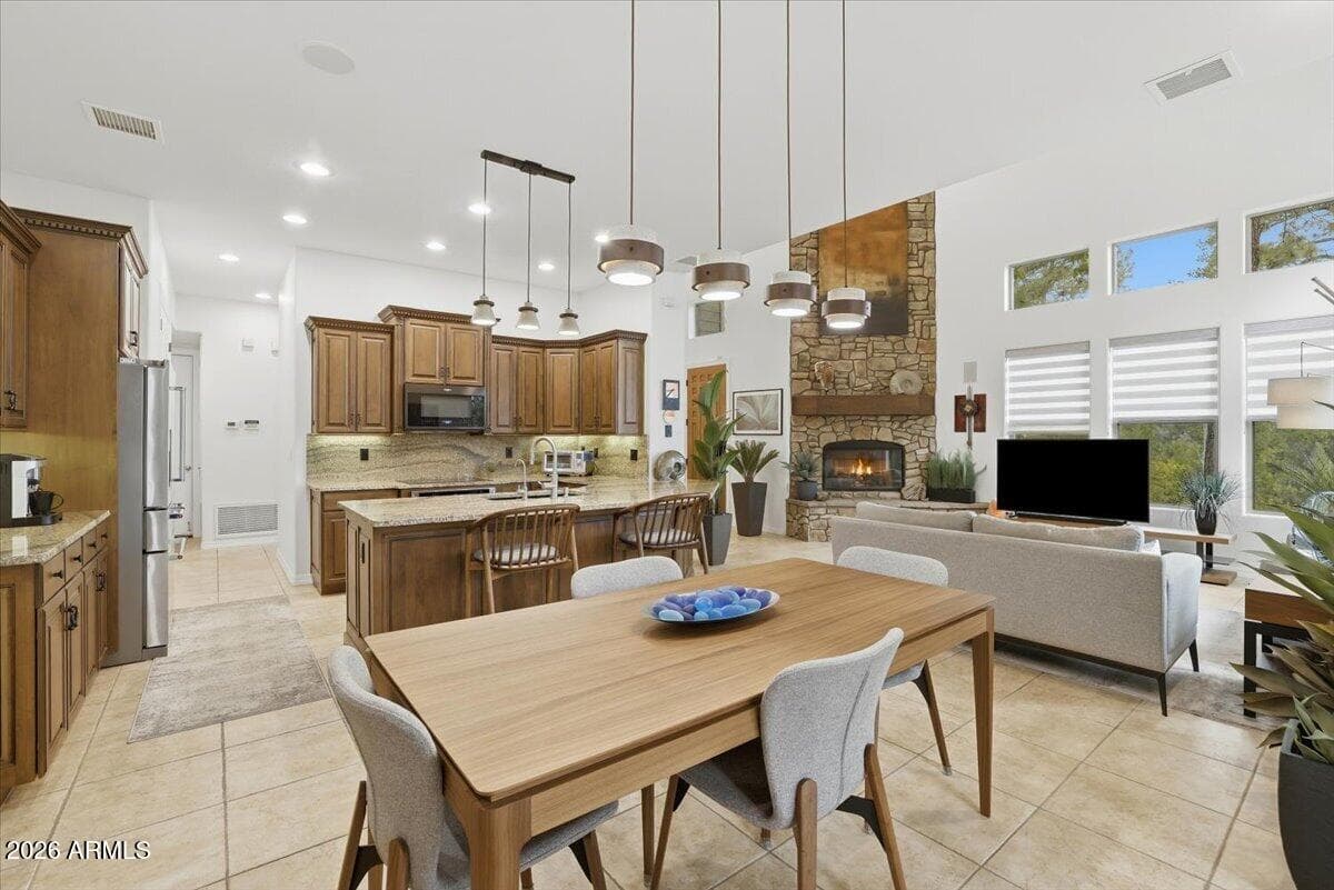 721 Crosscreek Drive — photo 8