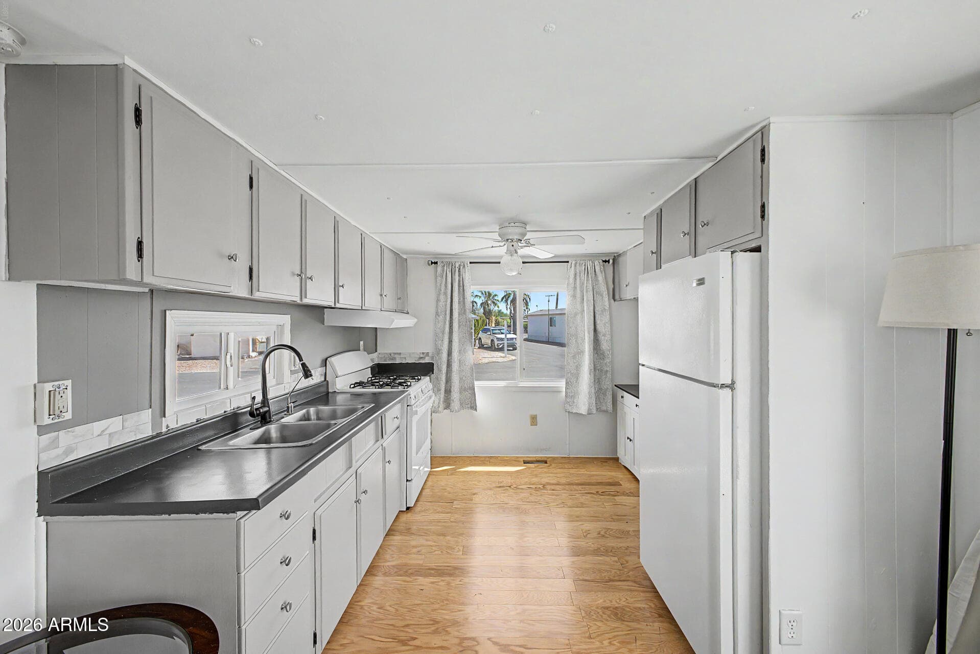 1050 E Broadway Avenue 18 — photo 6