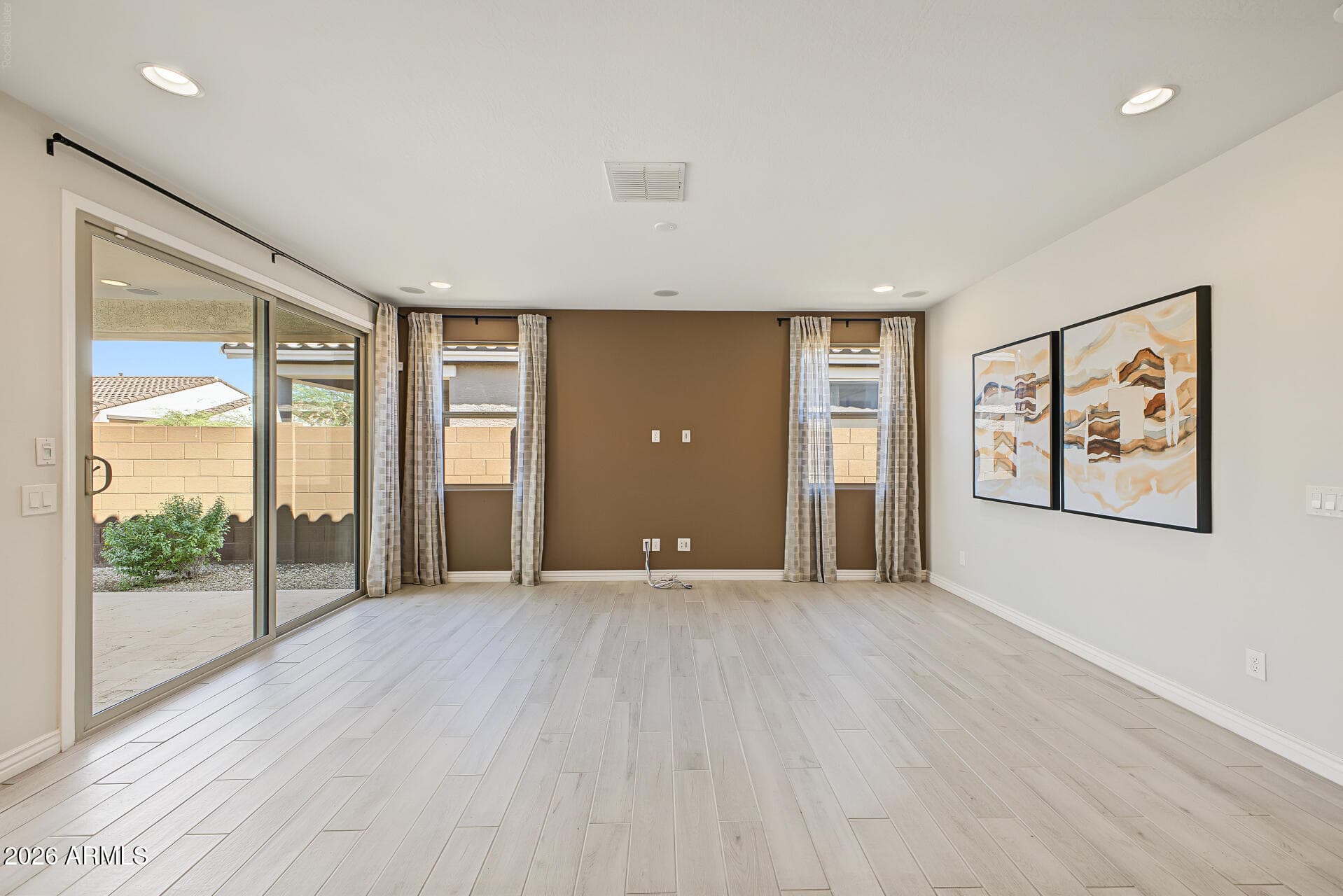 8924 W Vermont Avenue — photo 8