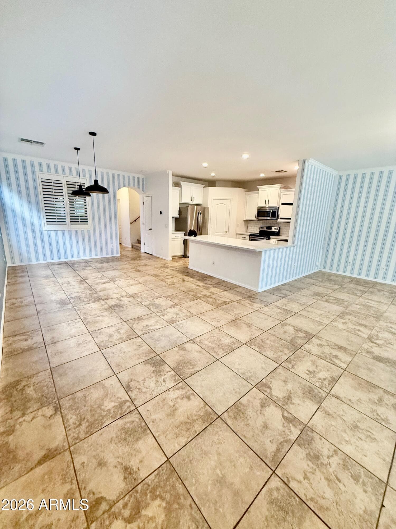 3769 E Kerry Lane — photo 4