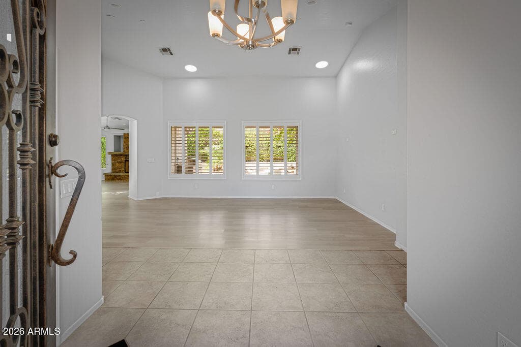 7228 E Whistling Wind Way — photo 6
