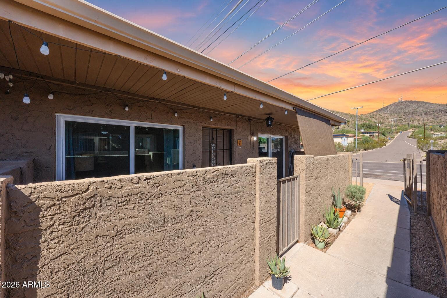 925 W Peoria Avenue 7