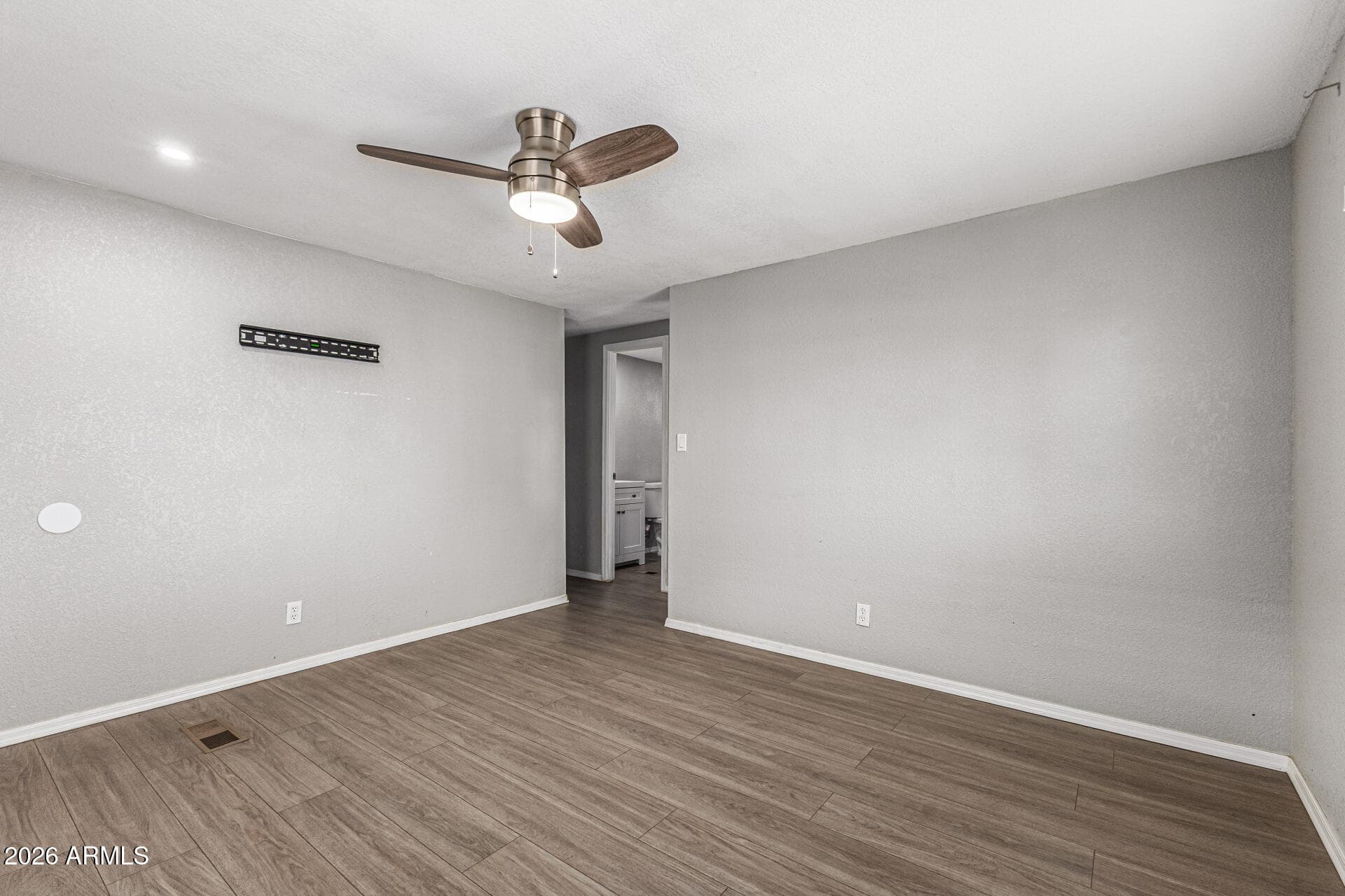 5747 W Missouri Avenue 41 — photo 7