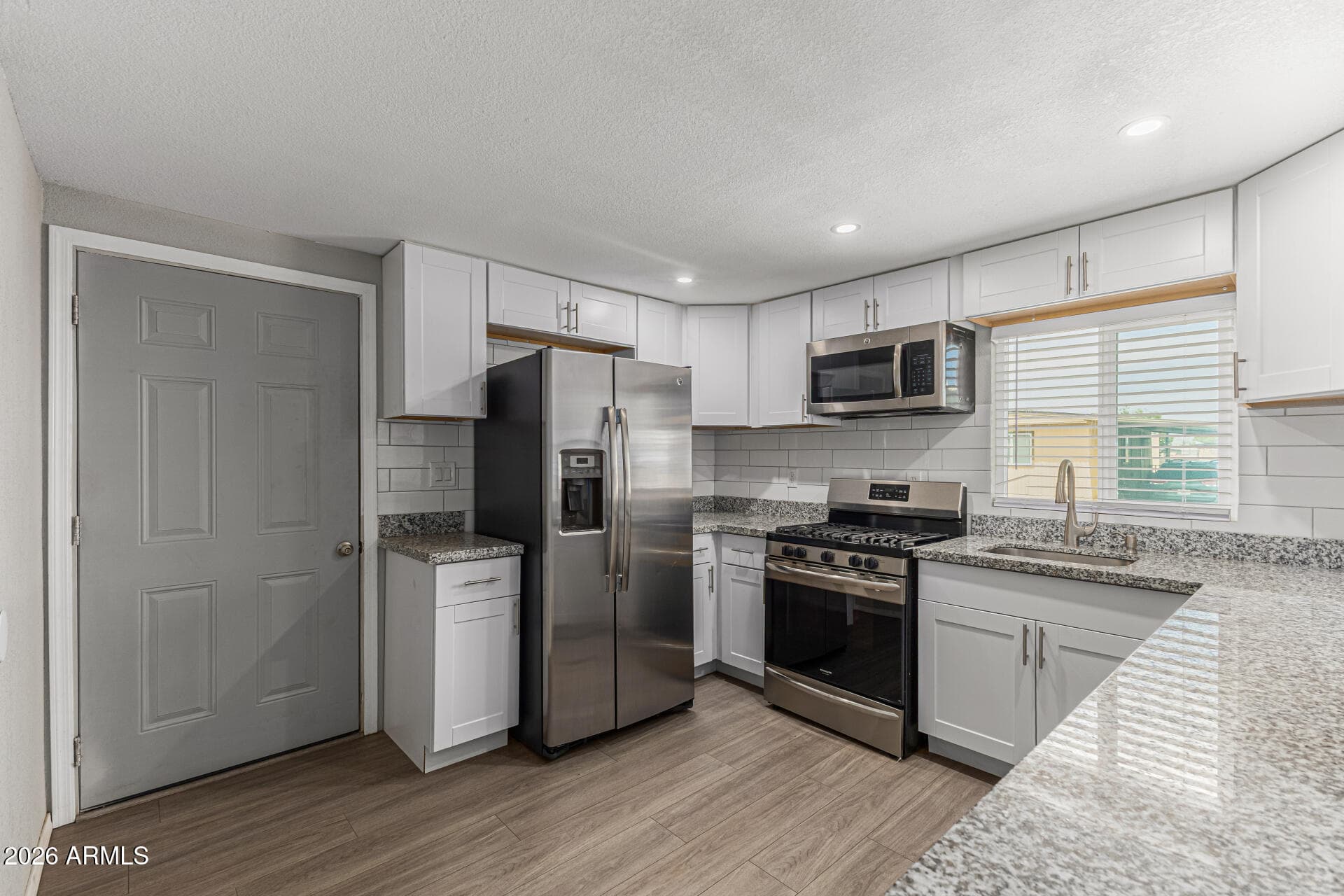 5747 W Missouri Avenue 41 — photo 8