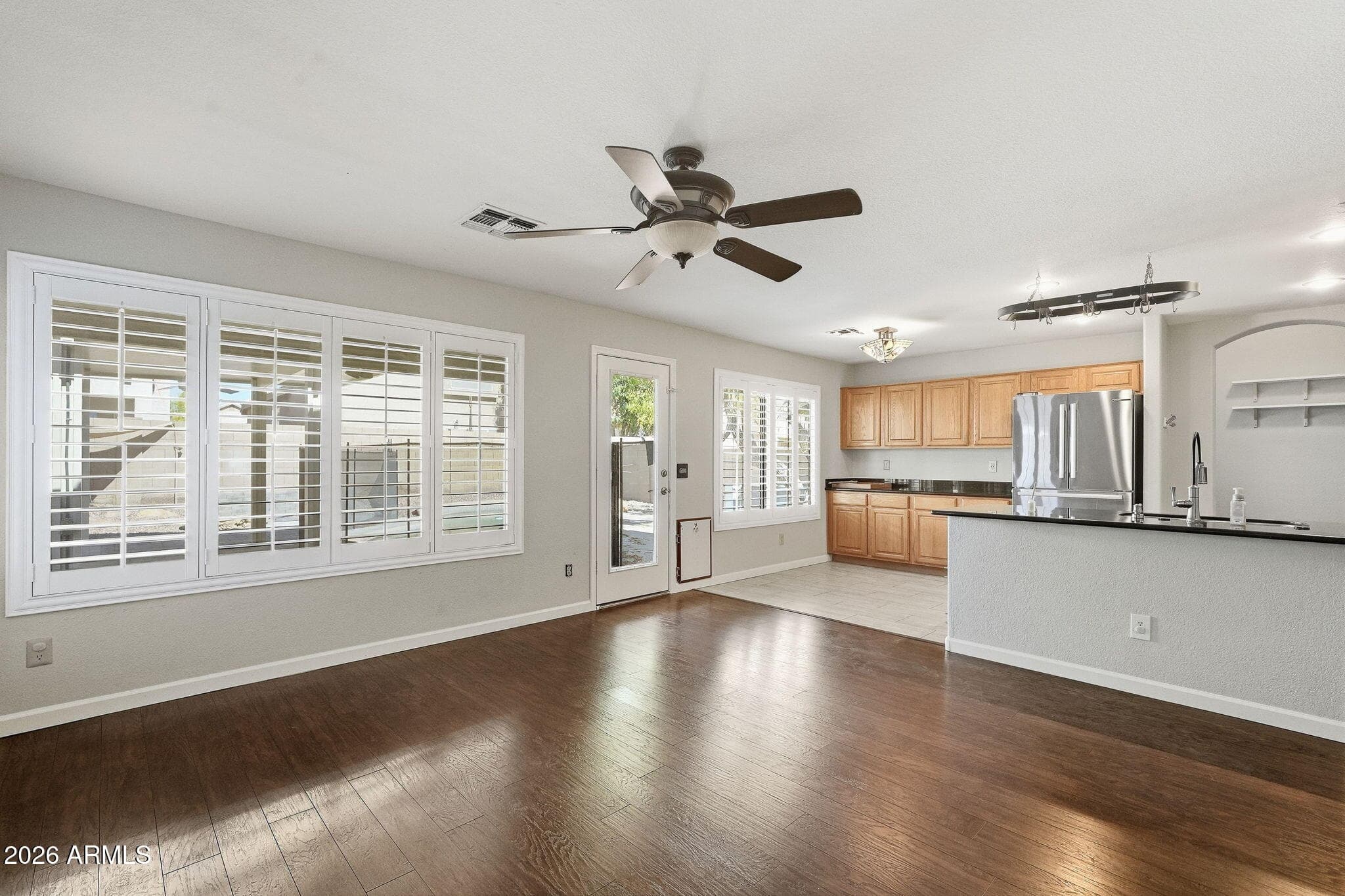 462 W Colt Road — photo 8