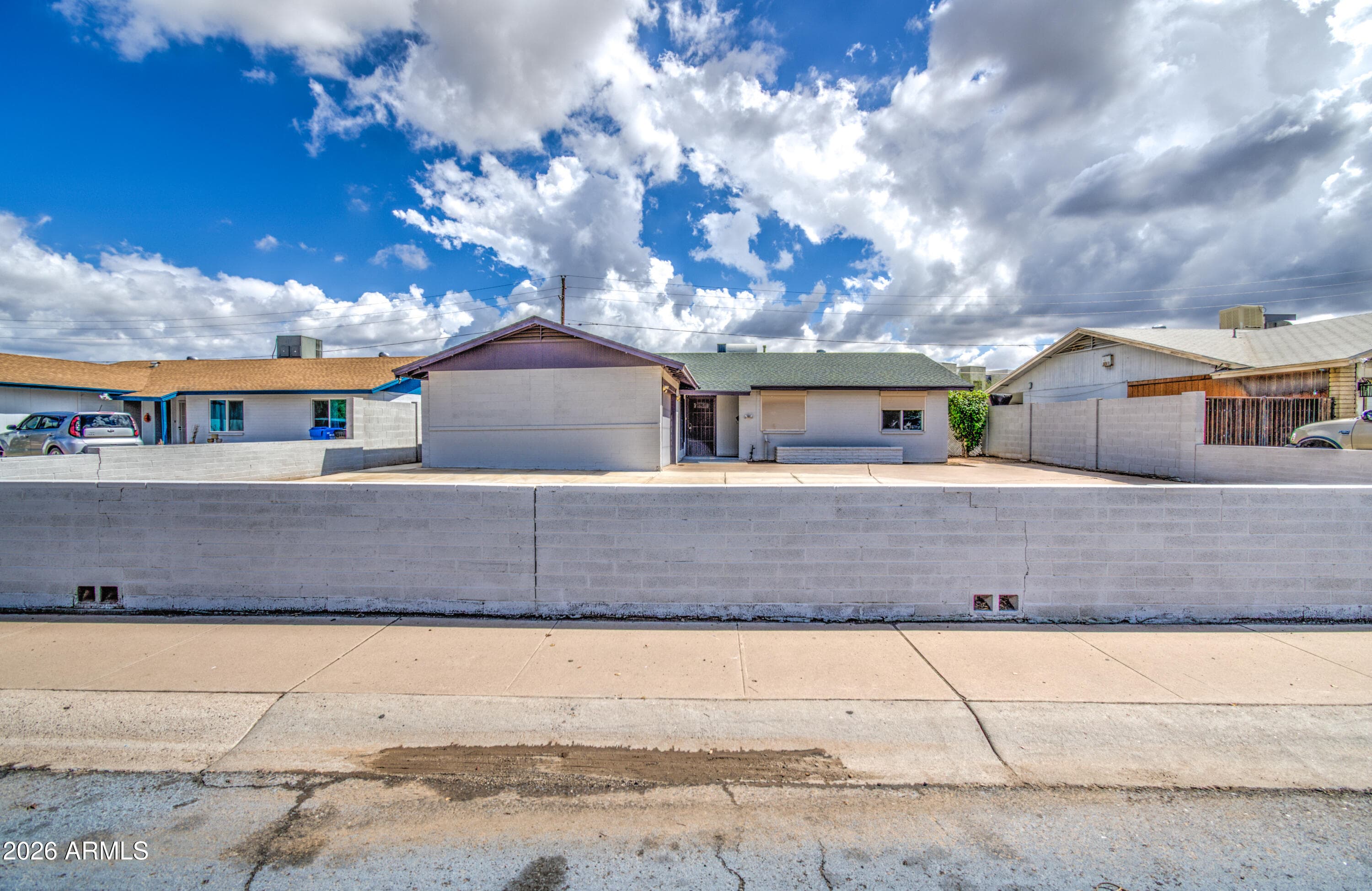 2077 W Hidalgo Avenue — photo 2