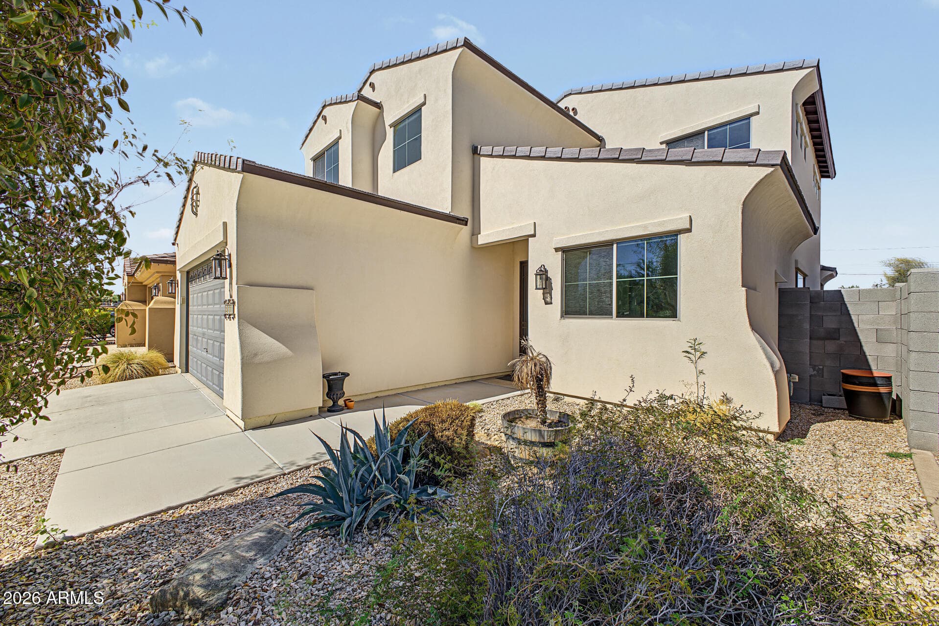 2330 W Sierra Vista Drive — photo 3